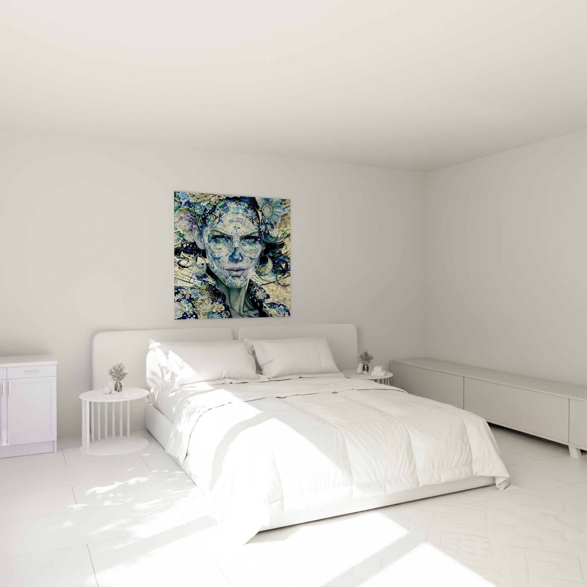 Catrina fleurie bleu marine et doré, visage orné de mosaïques, au-dessus d'un lit dans une chambre claire