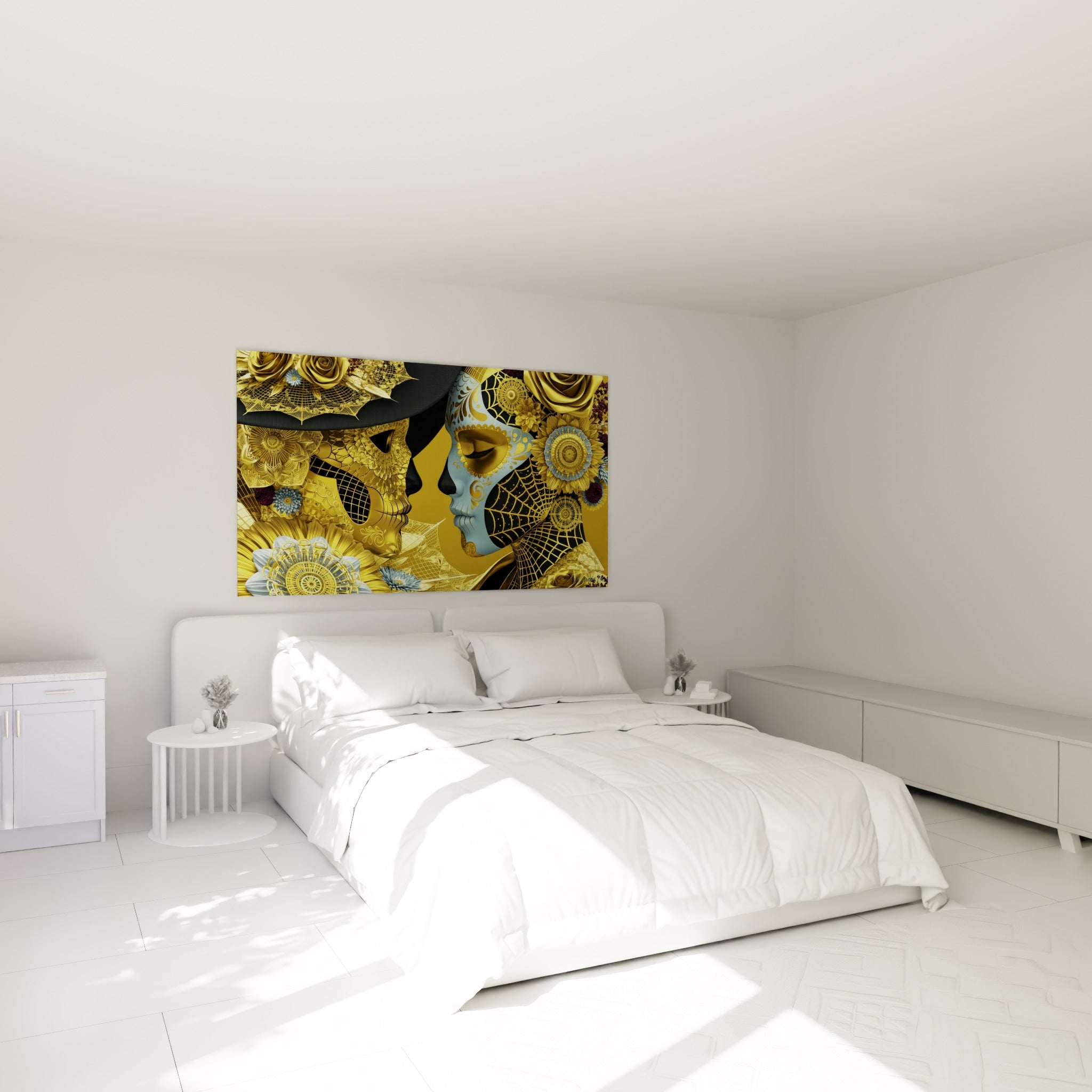 Visages ornés doré et bleu pastel accrochés au-dessus d'un lit dans une chambre claire