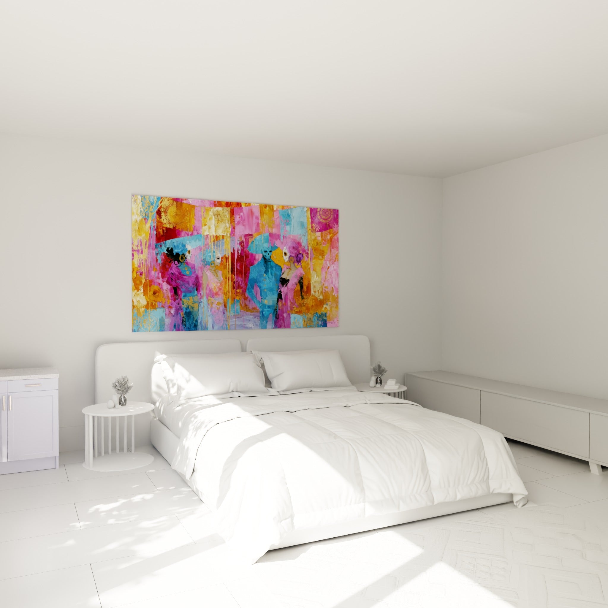 Personnages Dia de los Muertos bleu et rose vif accrochés au-dessus d'un lit dans une chambre claire
