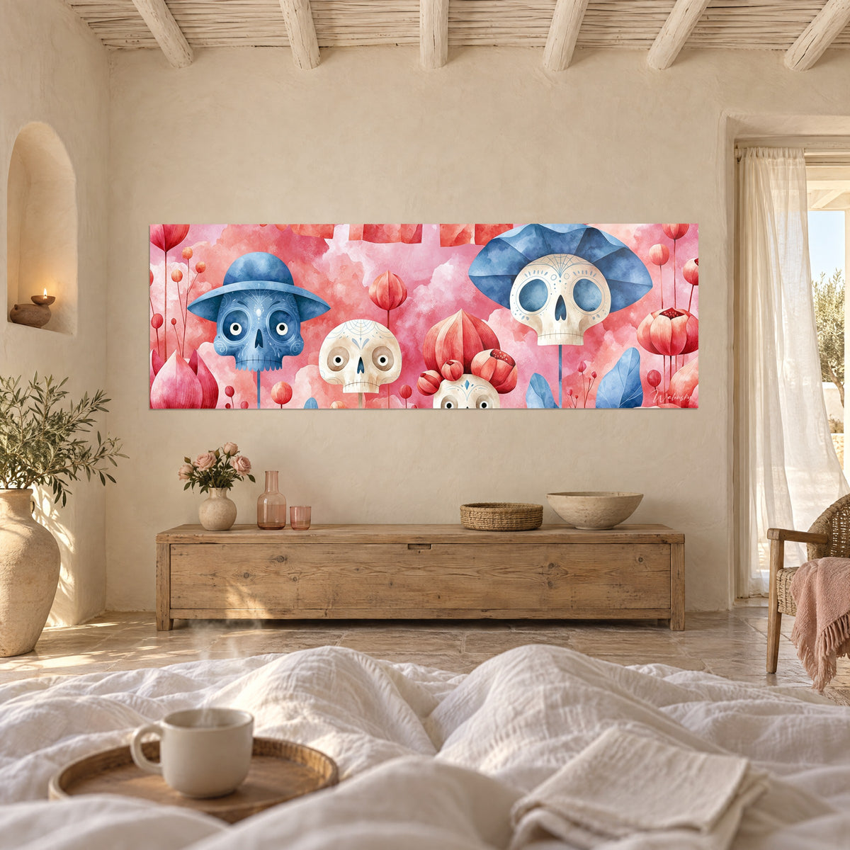 Schilderij van bloemrijke skeletten met een blauwe hoed en helder rode bloembladen, panoramisch, boven een bed in een lichte slaapkamer