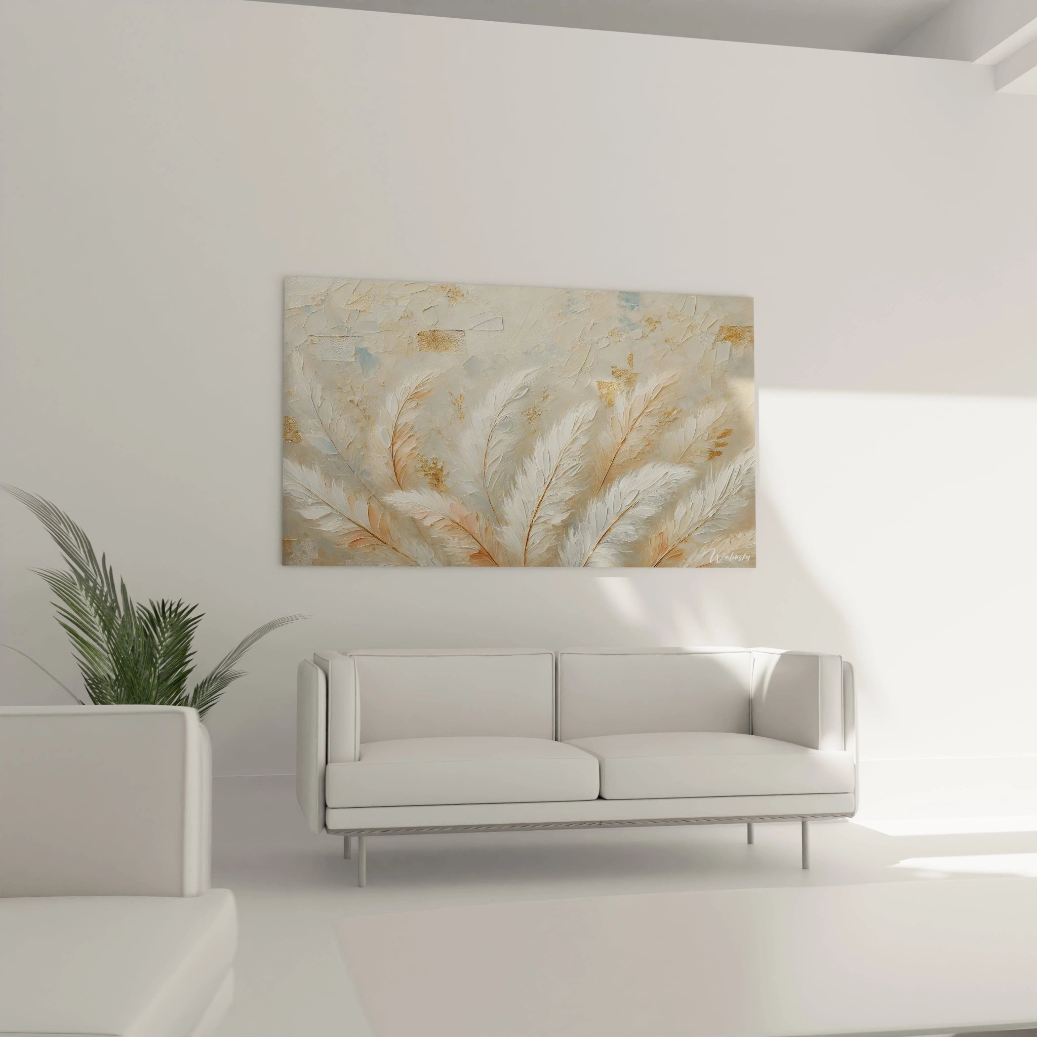 tableau plume au dessus du canape dans un salon lumineux Elargissez votre interieur avec la purete et la serenite de plumes legères et des nuances beiges or et bleutees Un accent de douceur et de sophistication