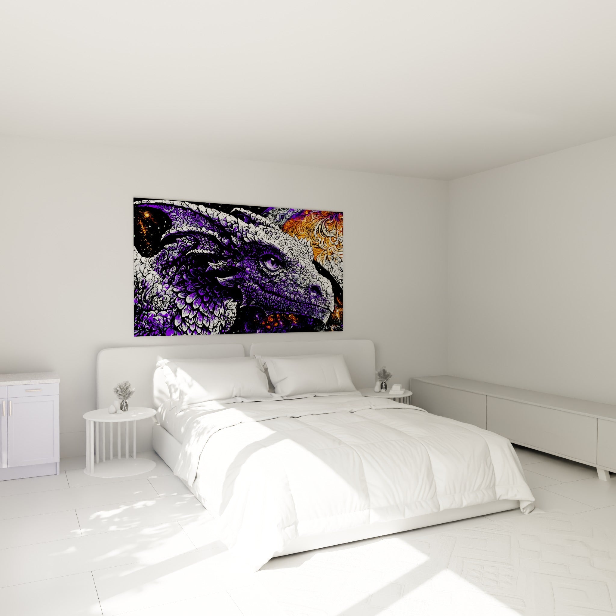 Créature mythique violette aux cornes blanches accrochée au-dessus d'un lit dans une chambre claire
