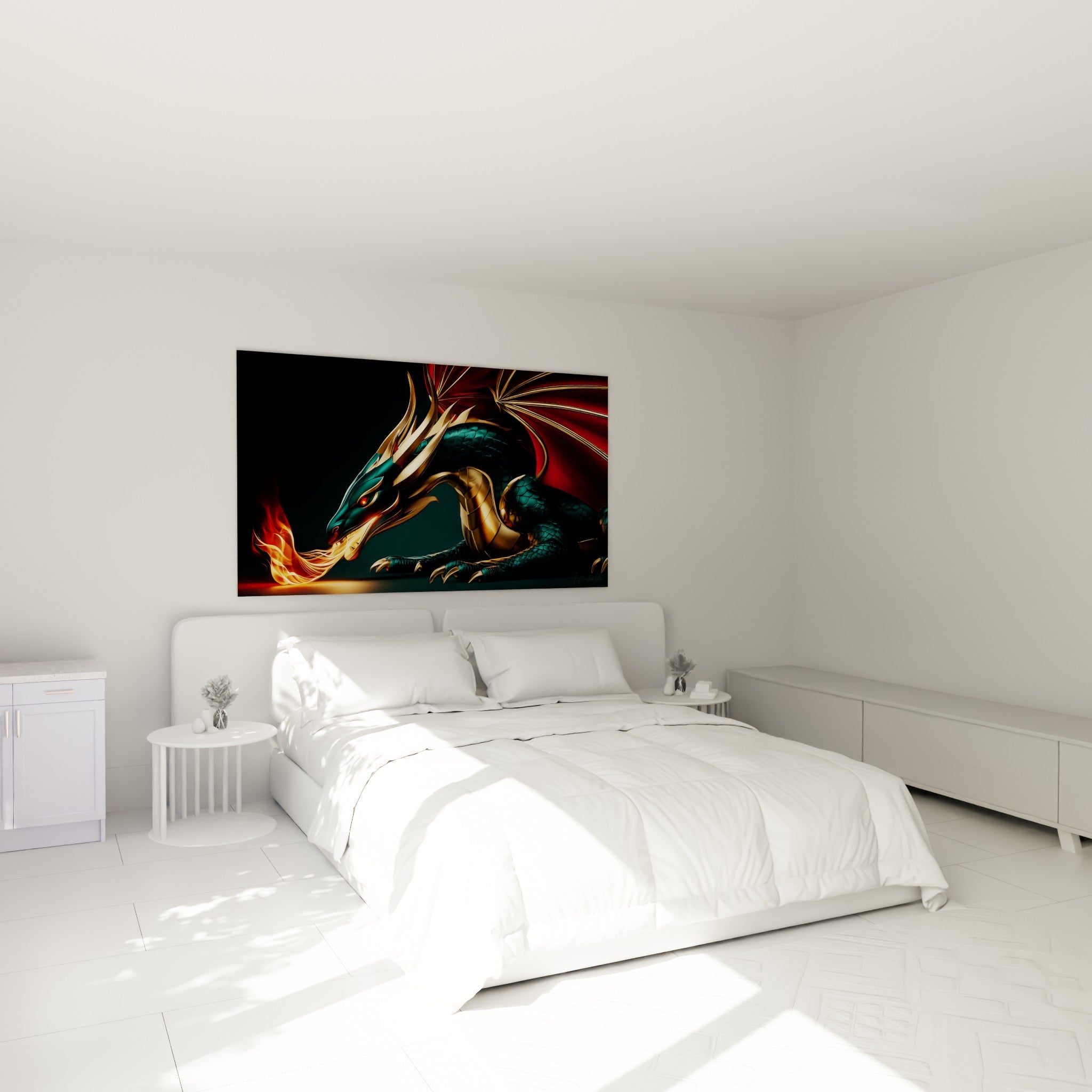 Créature ailée aux écailles vertes et dorées crachant du feu, accrochée au-dessus d'un lit dans une chambre claire