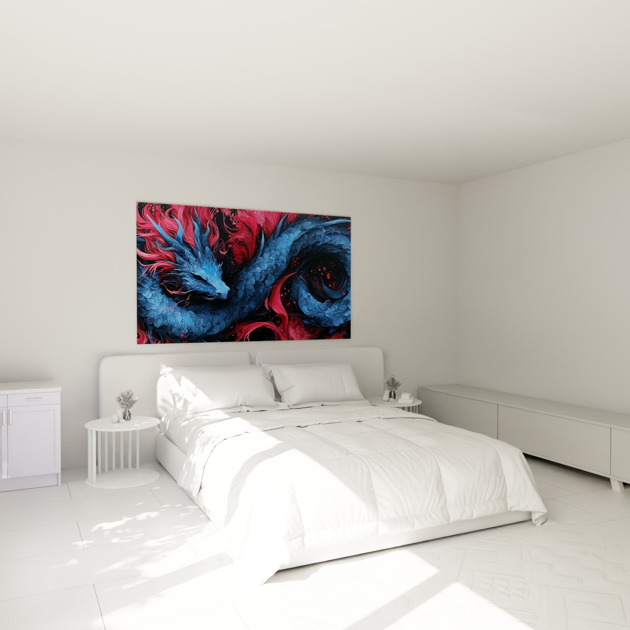 Créature mythique bleu marine et rouge écarlate, au-dessus d'un lit dans une chambre claire