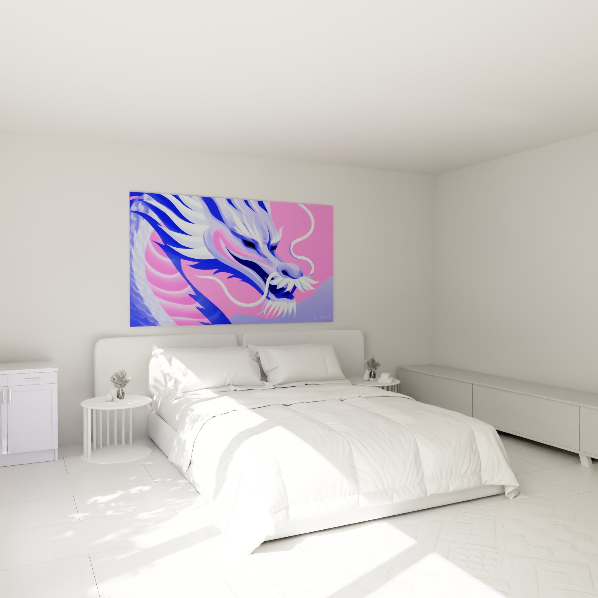 Créature mythique bleue et rose aux crocs acérés, accrochée au-dessus d'un lit dans une chambre claire