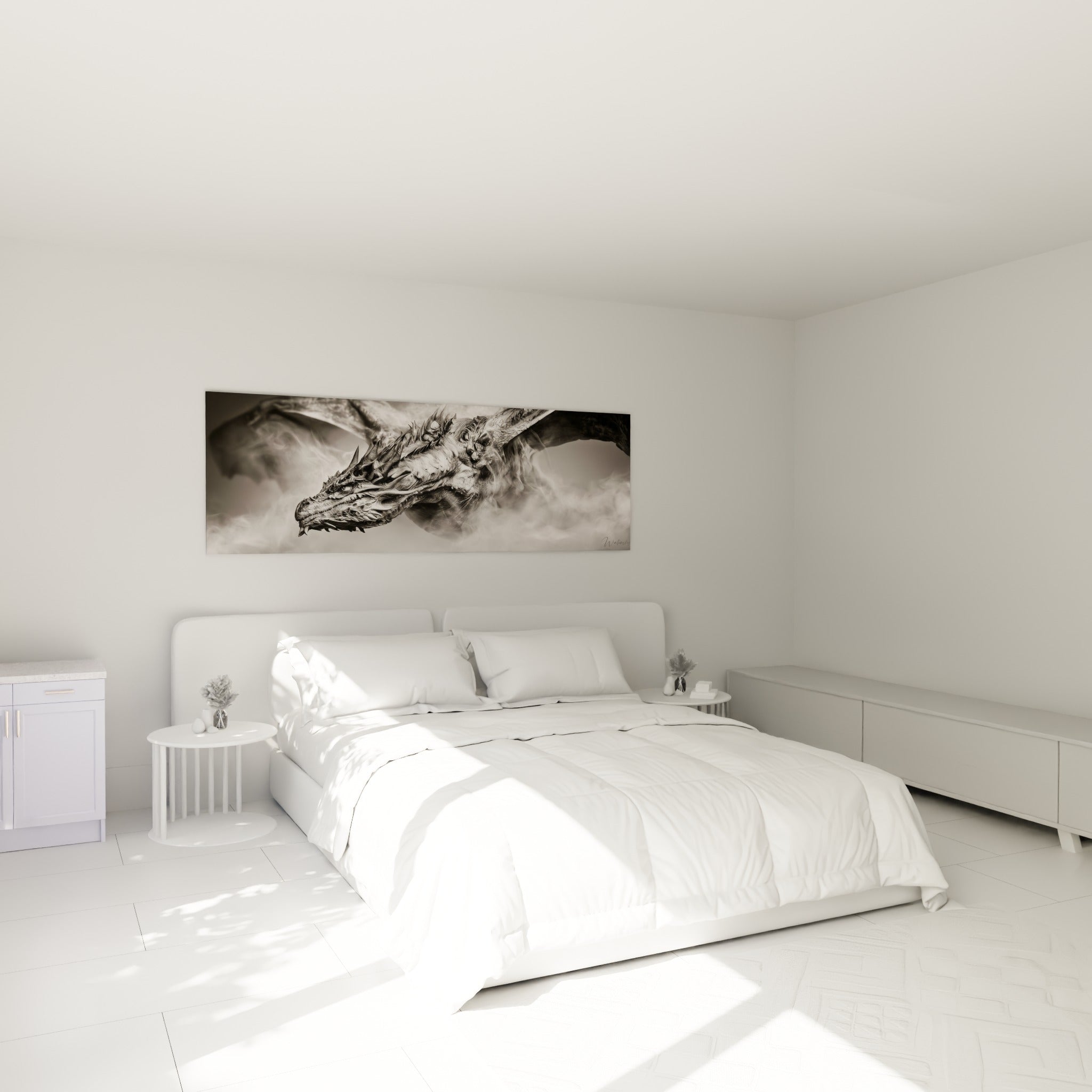 Créature ailée en noir et blanc traversant la brume, accrochée au-dessus d'un lit dans une chambre claire