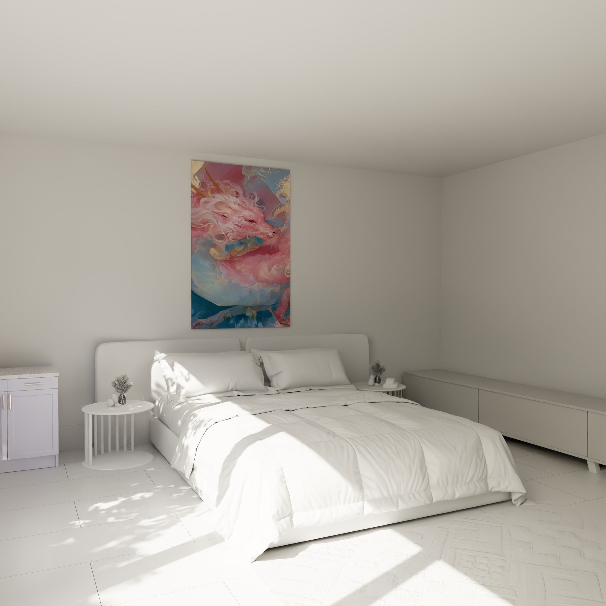 Créature mythique rose et bleu aux crocs dorés, accrochée au-dessus d'un lit dans une chambre claire