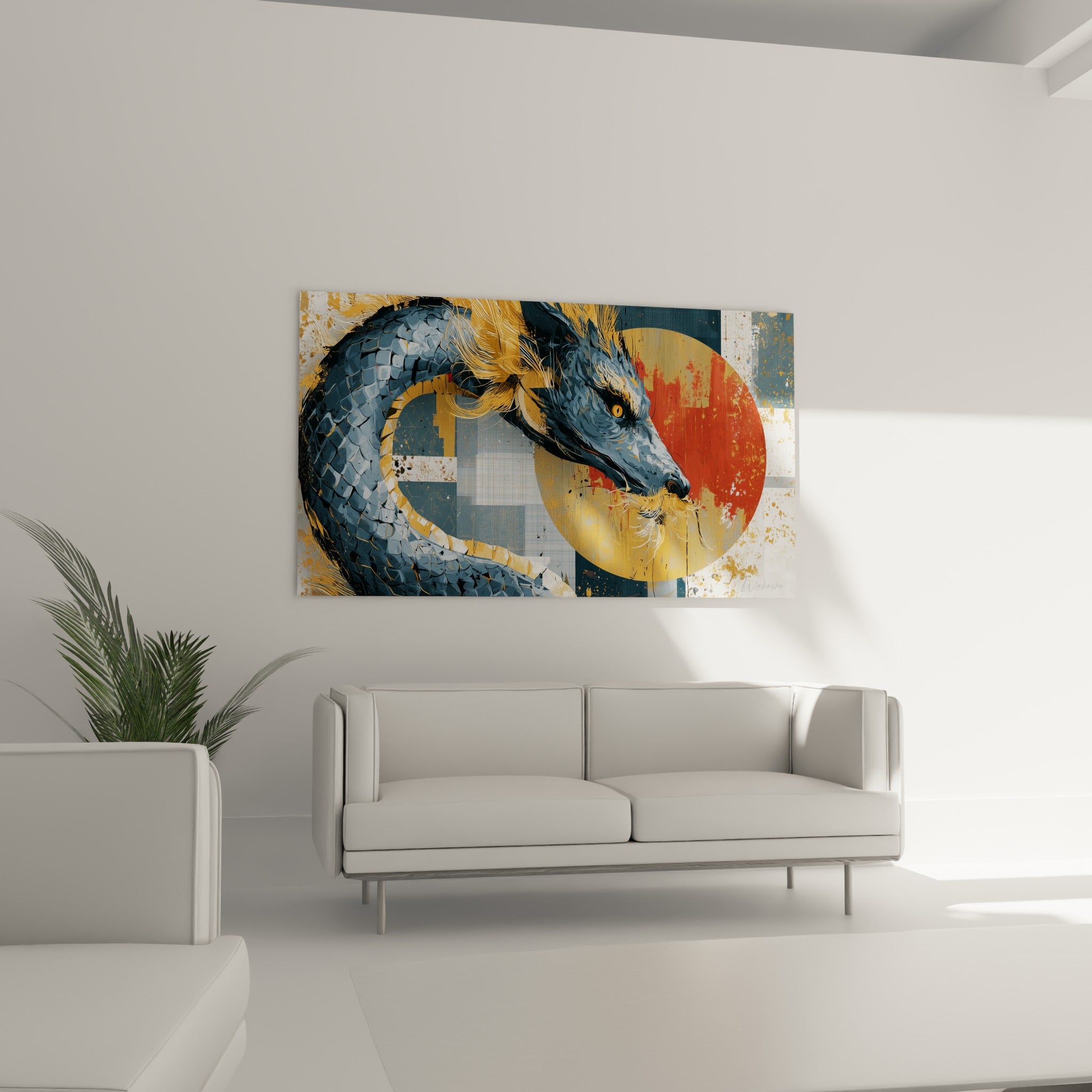 Regard orangé perçant du dragon anthracite et doré, corps enroulé, au-dessus d'un canapé dans un salon lumineux