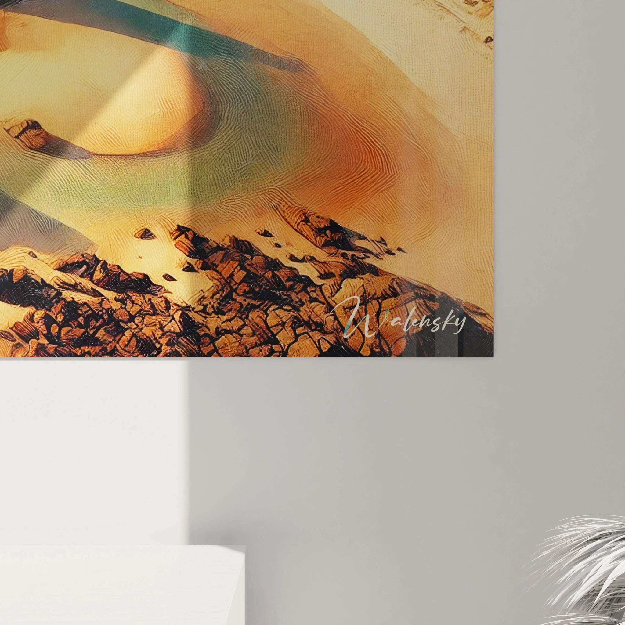 Observez de près le tableau Mer qui met en valeur chaque détail du paysage côtier. Les nuances de bleu et les textures de sable doré invitent à la contemplation et à l'émerveillement.