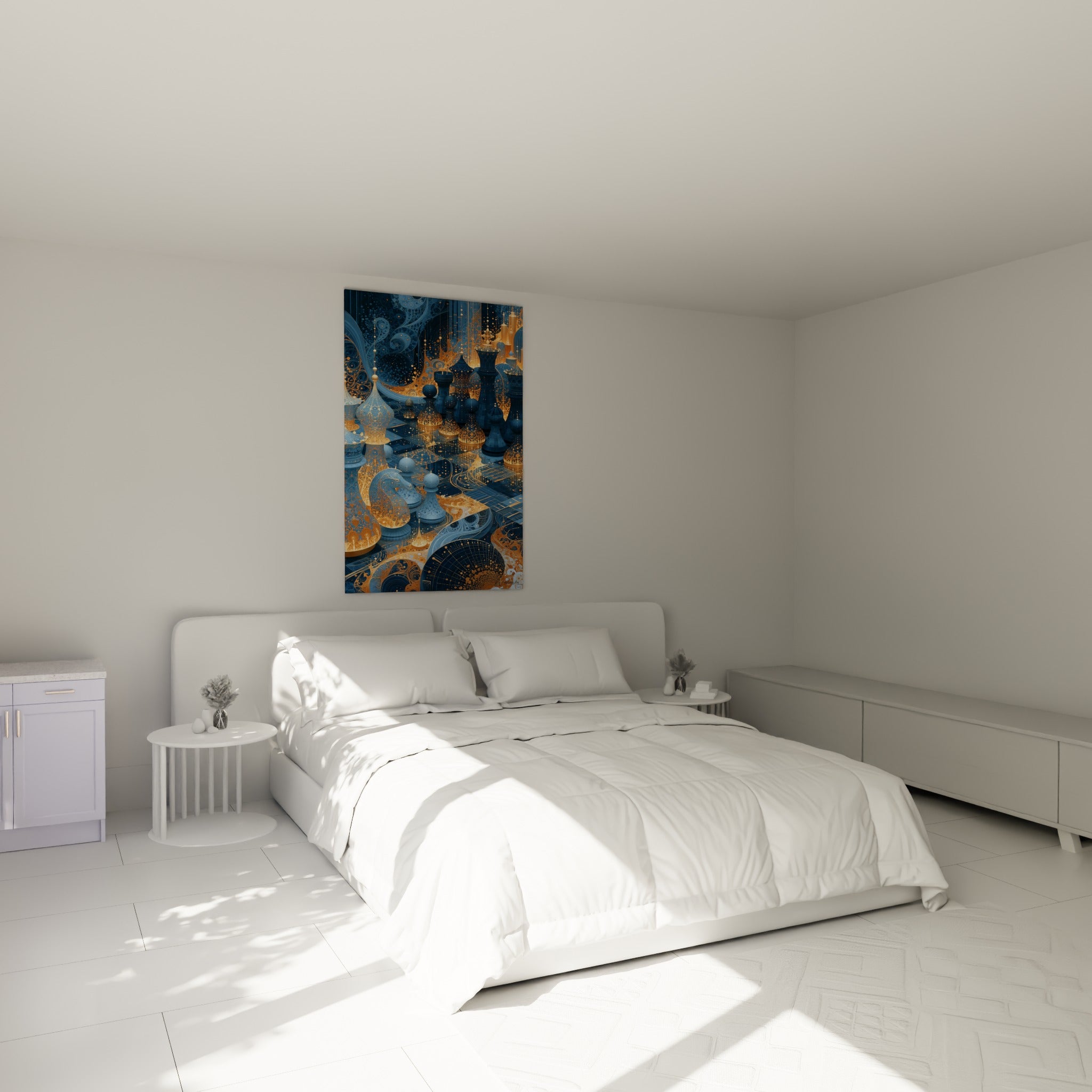 Pièces d'échecs bleu nuit et dorées finement sculptées, accrochées au-dessus d'un lit dans une chambre claire