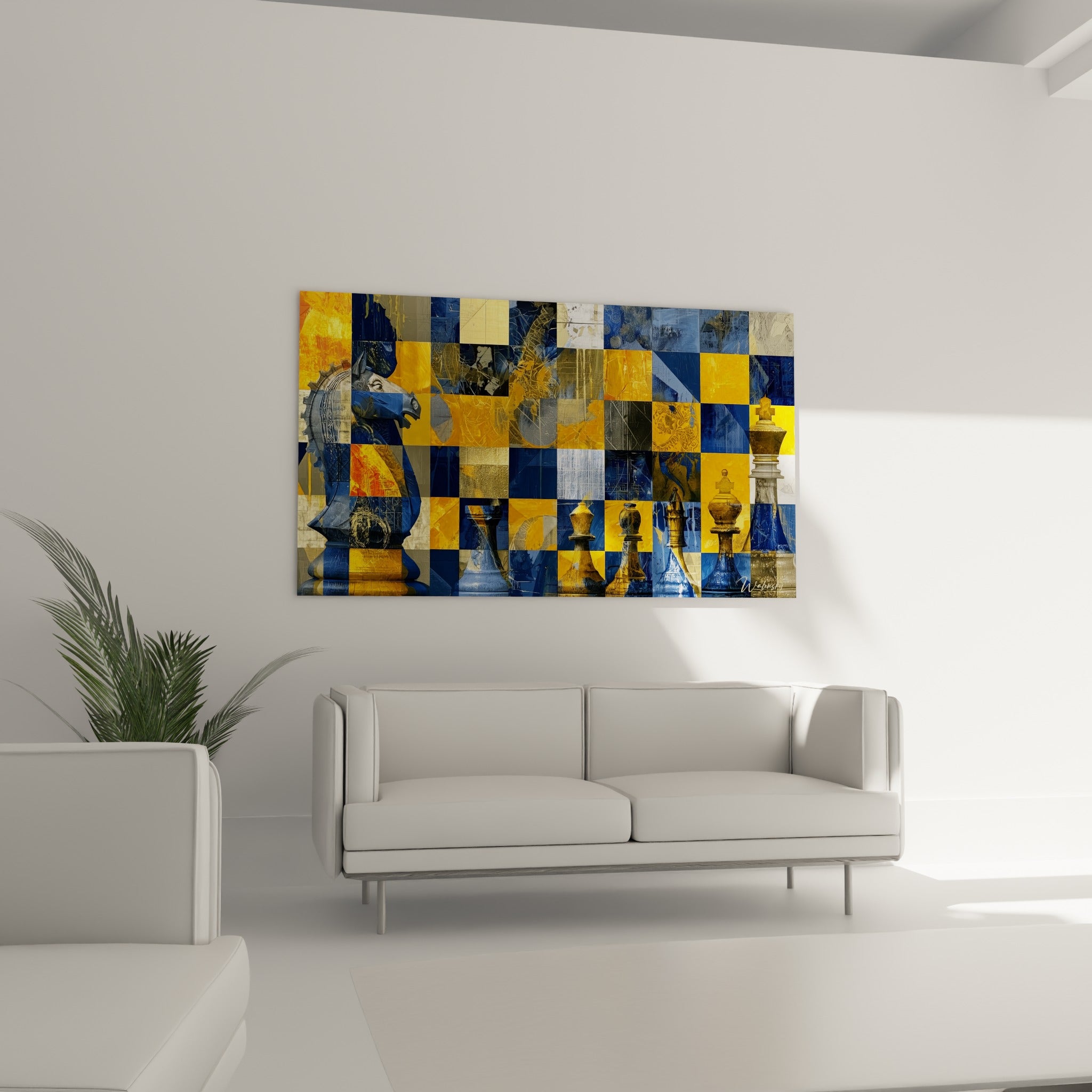 Cavalier et roi d'échecs dorés sur damier bleu marine, au-dessus d'un canapé dans un salon lumineux