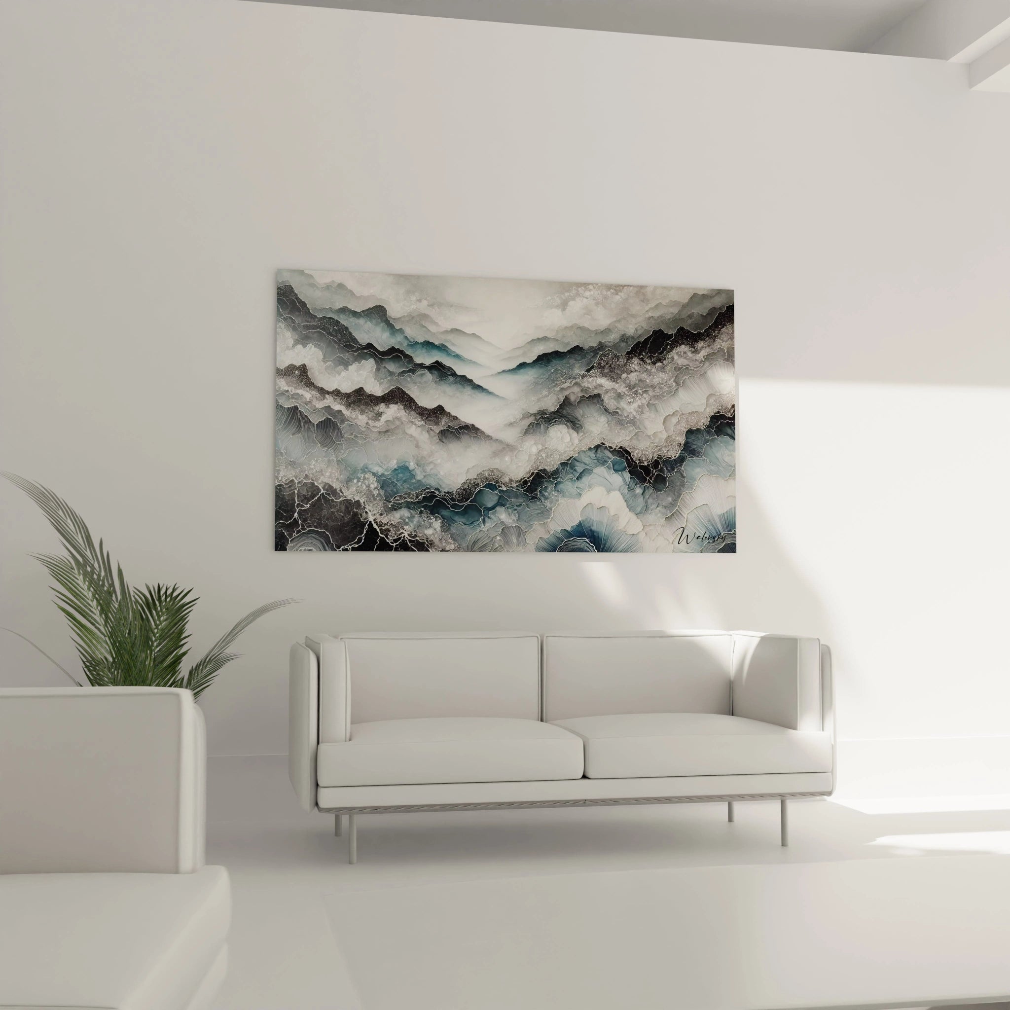 Tableau style epoxy au-dessus du canapé dans un salon minimaliste. L’effet de brume et de relief apporte une sensation de calme, contrastée par la puissance des montagnes qui s’élèvent.