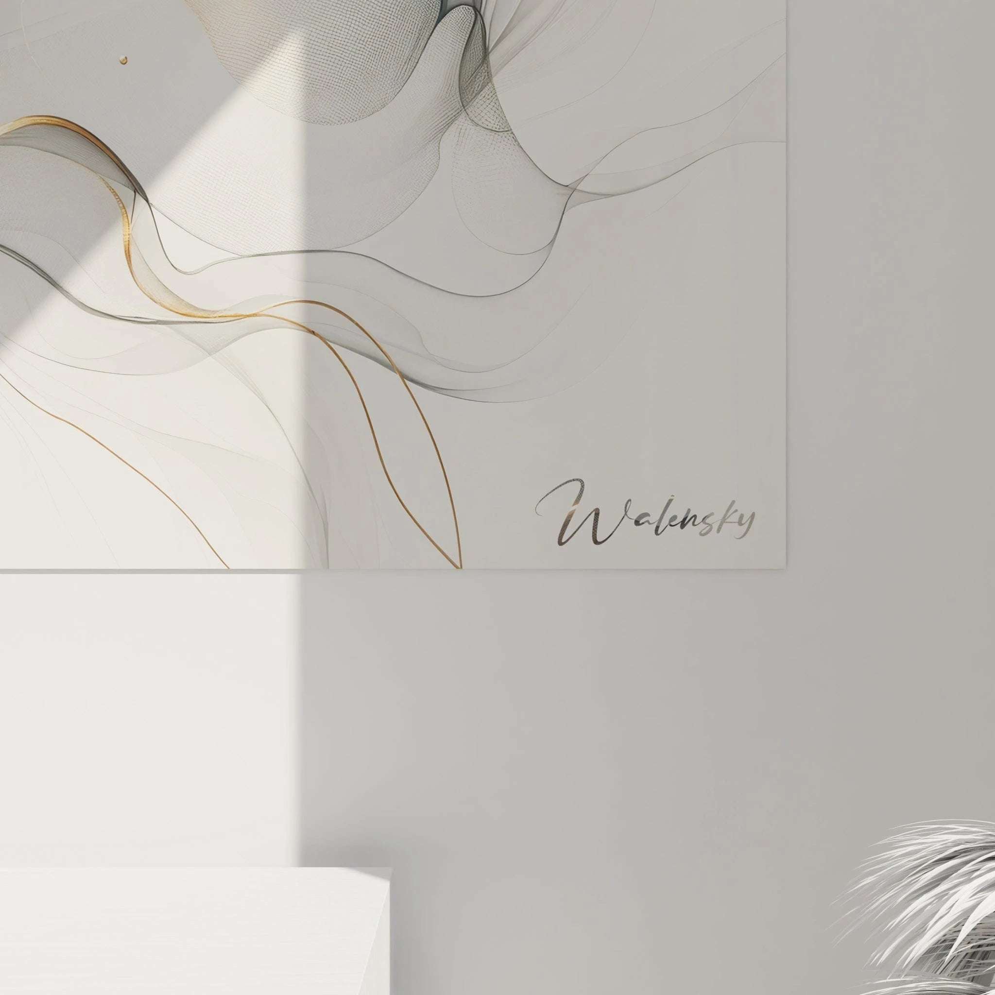 Tableau abstrait présentant des rubans vaporeux aux mouvements ondulants. Spectre coloré restreint au blanc éclatant, gris perle et or lumineux. Texture délicate combinant voiles translucides et maillages fins avec accents métalliques. Motif organique avec formes courbes entrecroisées et particules dorées dispersées créant un équilibre harmonieux.