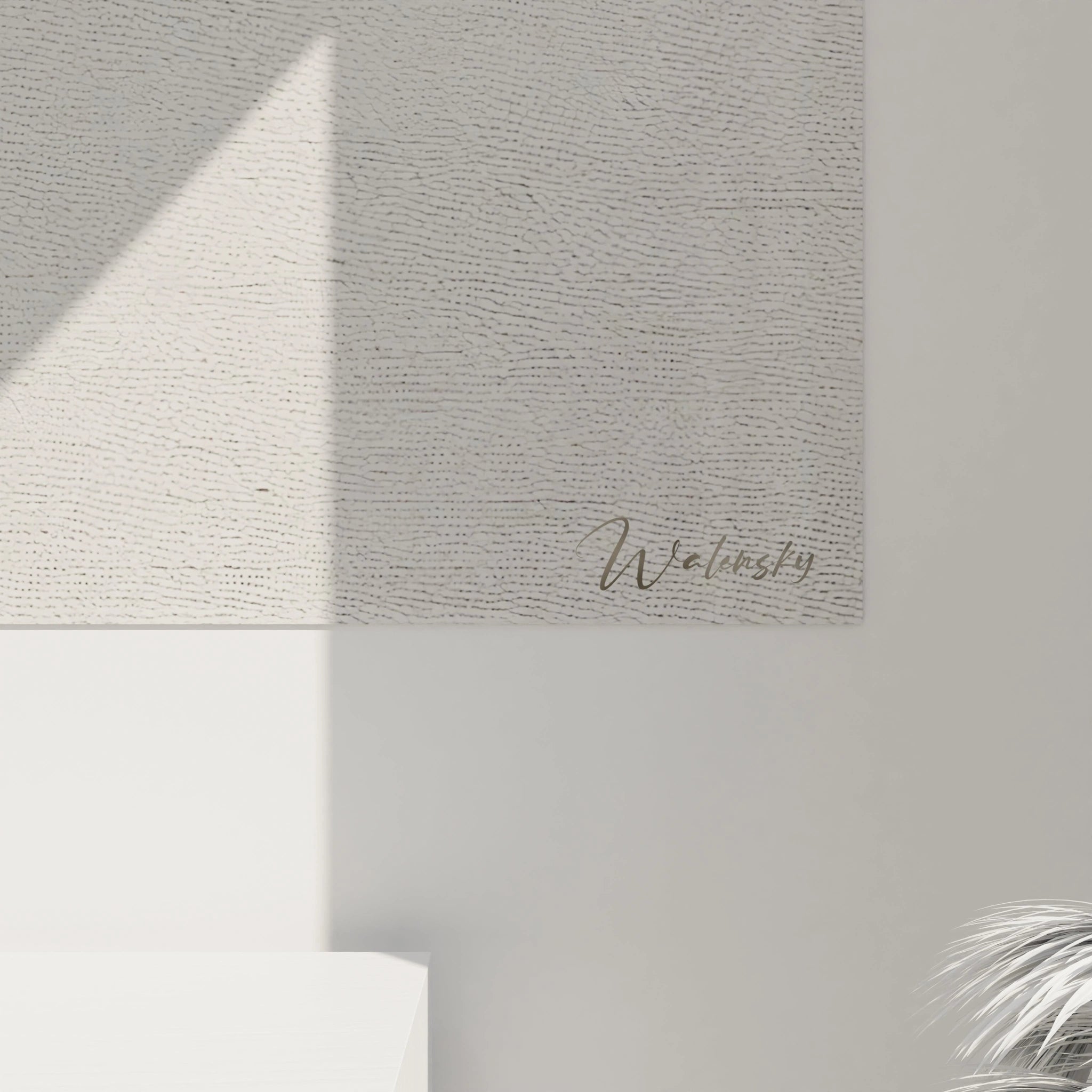 vue de pres du tableau minimaliste abstrait textures en relief rappelant la pierre et l écume technique d empâtement palette limitée blanc gris beige ambiance apaisante et naturelle