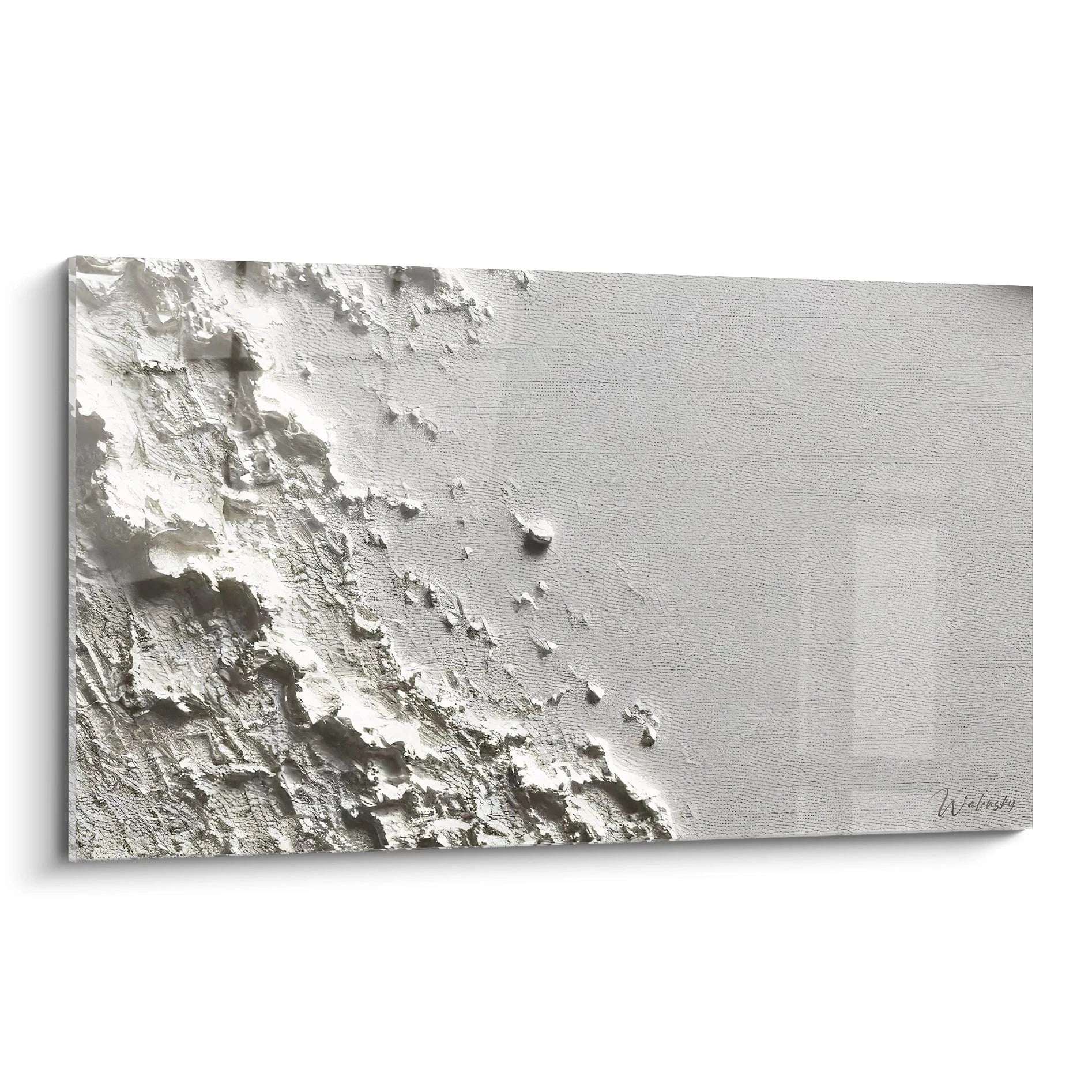 tableau minimaliste abstrait vue de biais montrant des textures subtiles avec des reliefs évoquant la pierre et l'écume palette monochromatique dominée par le blanc nuances de gris et beige ajoutant un effet naturel