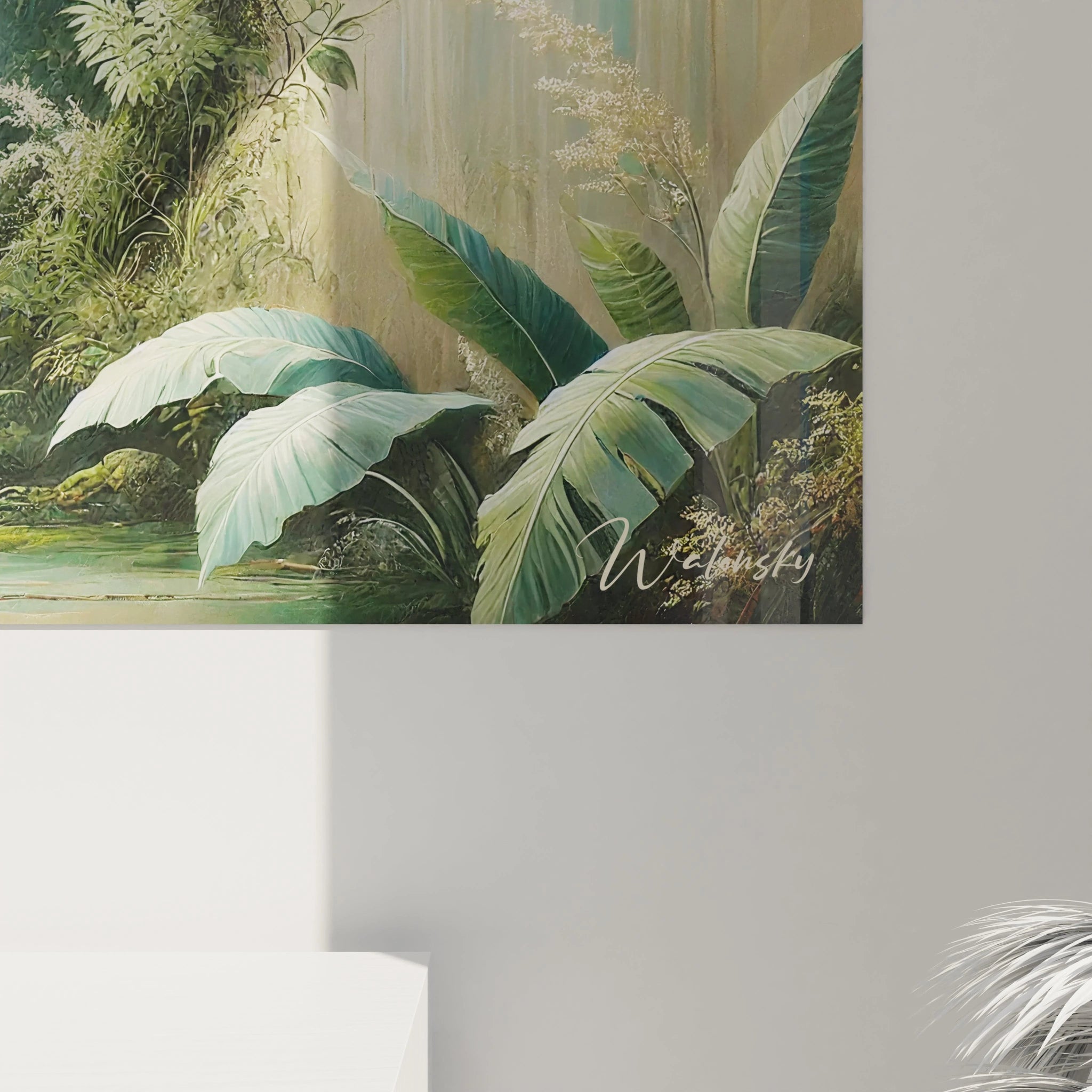 Admirez de près ce tableau jungle, où chaque détail de la végétation prend vie. Sa lumière dorée et ses textures riches promettent une immersion dans la beauté de la nature.
