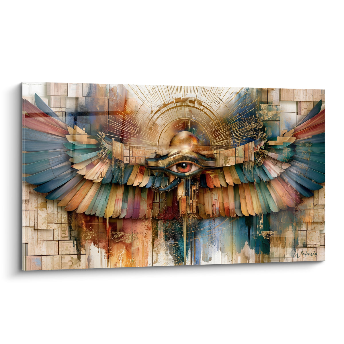 Œil d'Horus égyptien aux ailes bleu marine et dorées, motif mosaïque rayonnant sur fond ocre