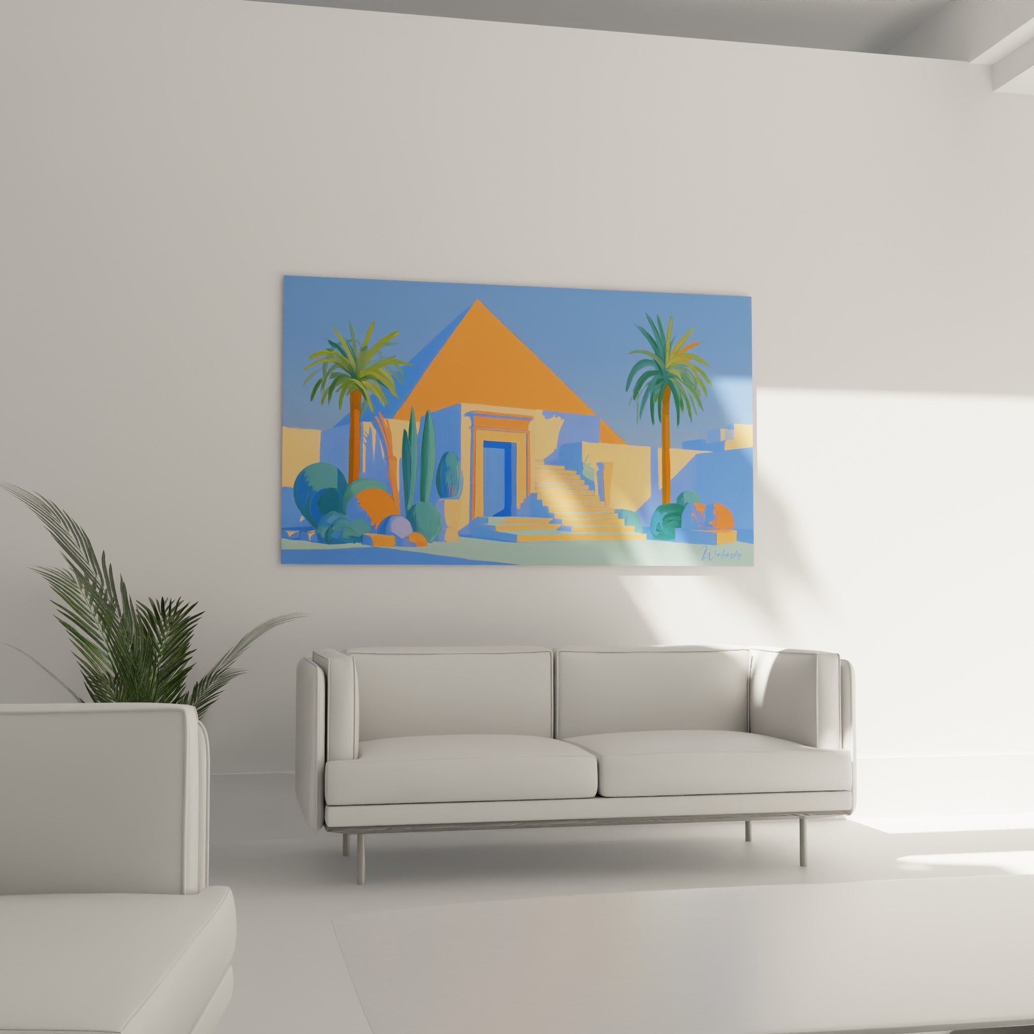 Escalier beige menant à une porte bleue sous une pyramide orange, au-dessus d'un canapé dans un salon lumineux