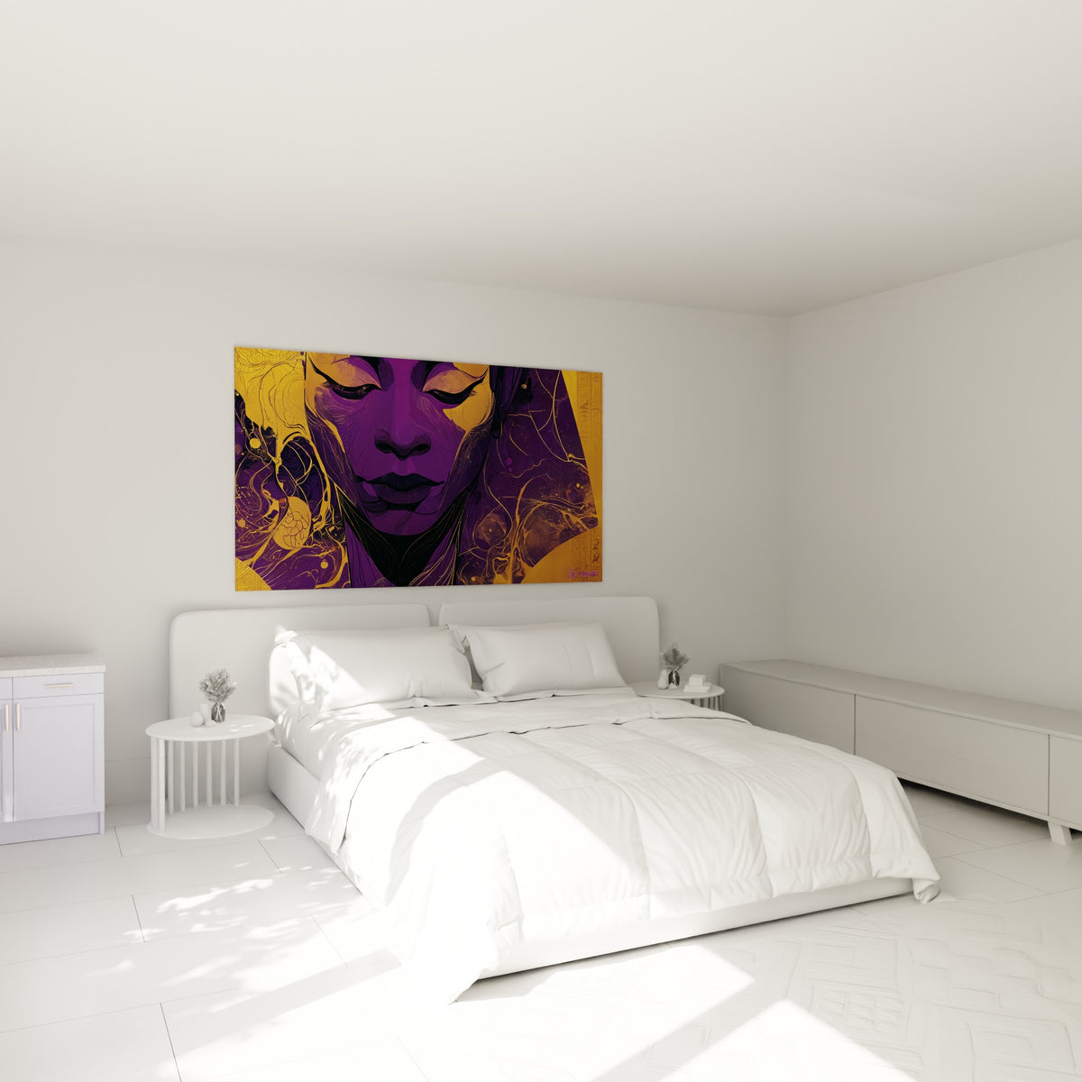 Reine égyptienne violette et dorée aux paupières closes, au-dessus d'un lit dans une chambre claire