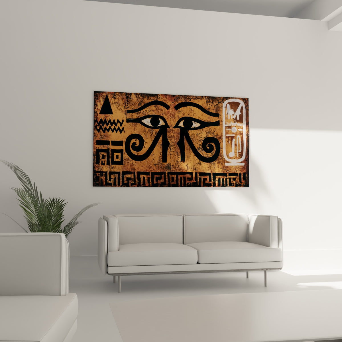 Hiéroglyphes et œil d'Horus texturés au-dessus d'un canapé dans un salon lumineux