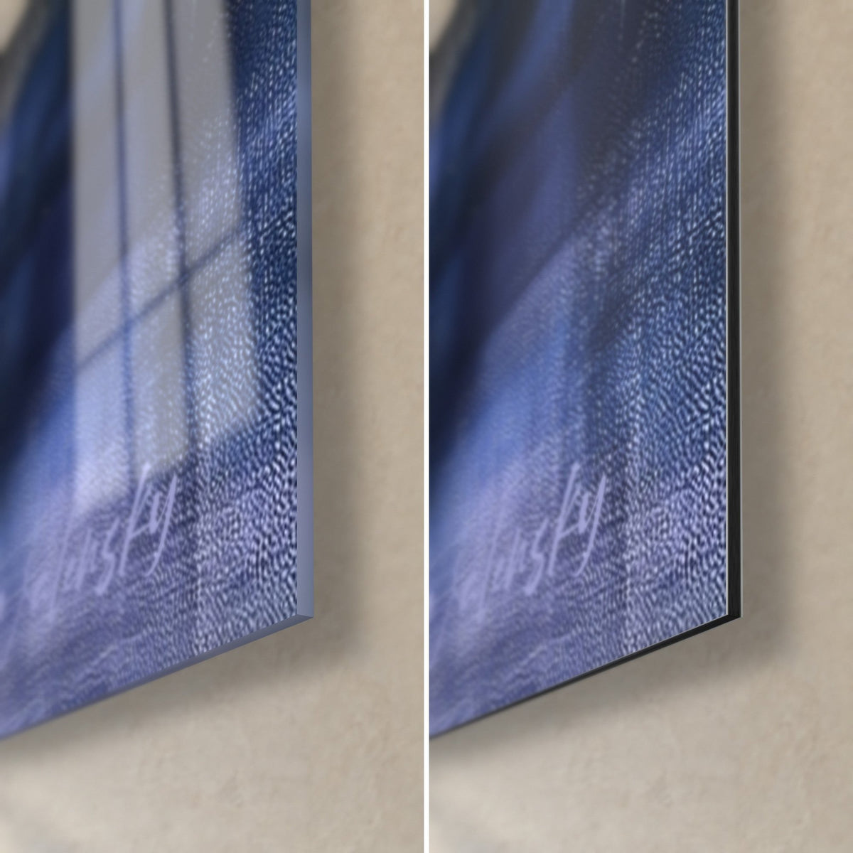Gemälde mit marineblauer Oase und goldenen Reflexen, untere rechte Ecke: glänzendes Acrylglas links, matter Dibond-Alu rechts