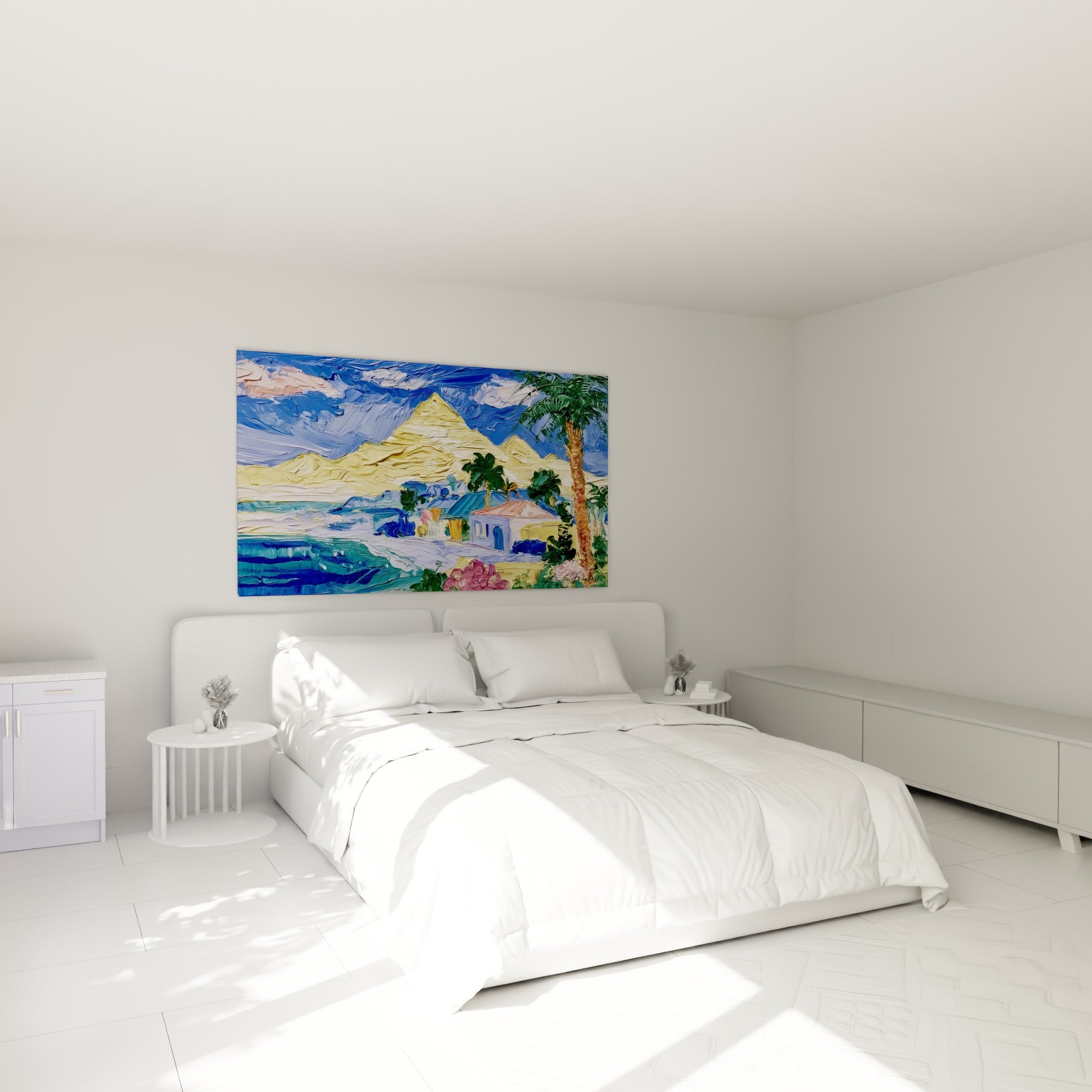 Village égyptien bleu et rose sous pyramides ocre, accroché au-dessus d'un lit dans une chambre claire