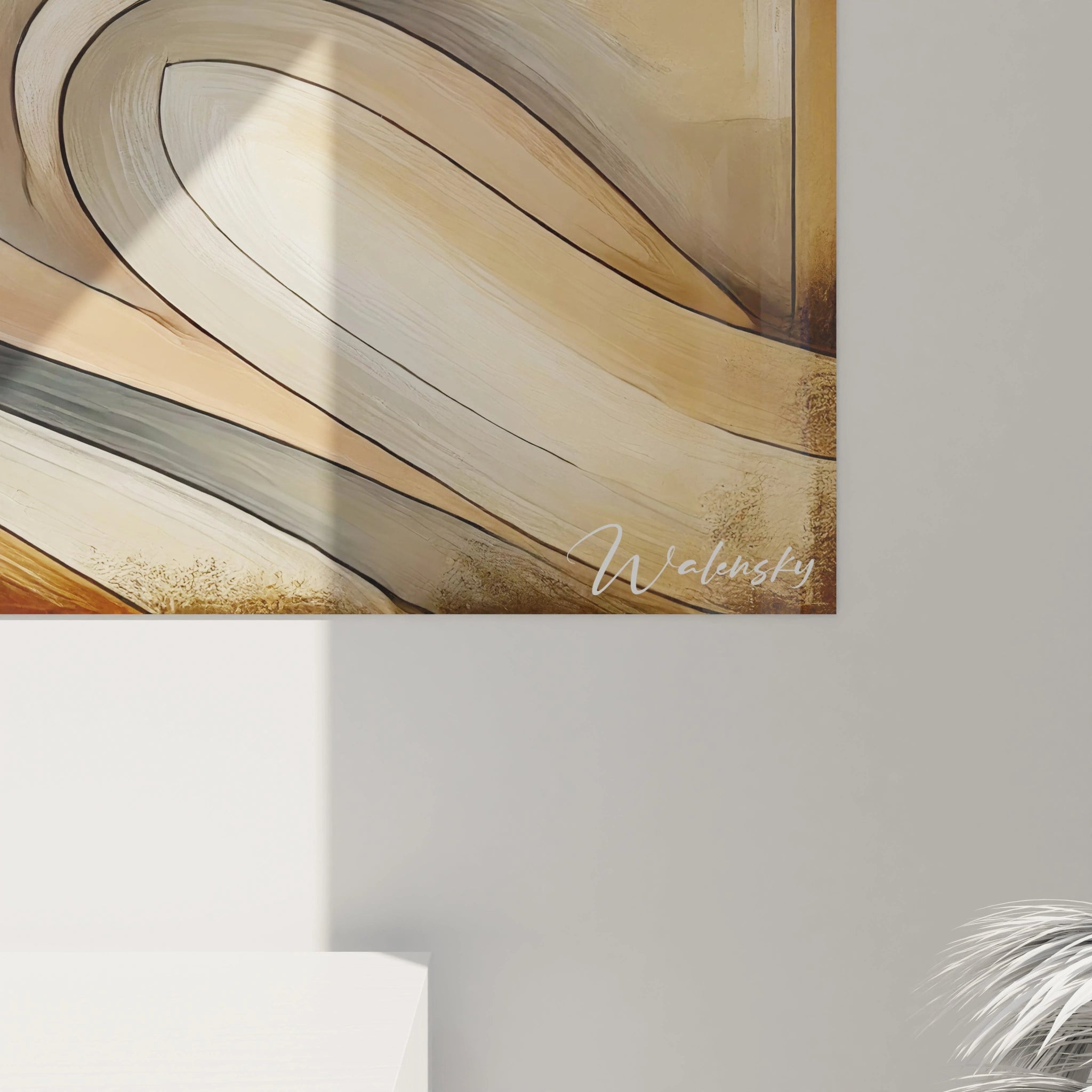 "Vue rapprochée du tableau 'Élégance Courbée' - détails des lignes fluides et des tons neutres accentuant la féminité et la profondeur de ce portrait abstrait."