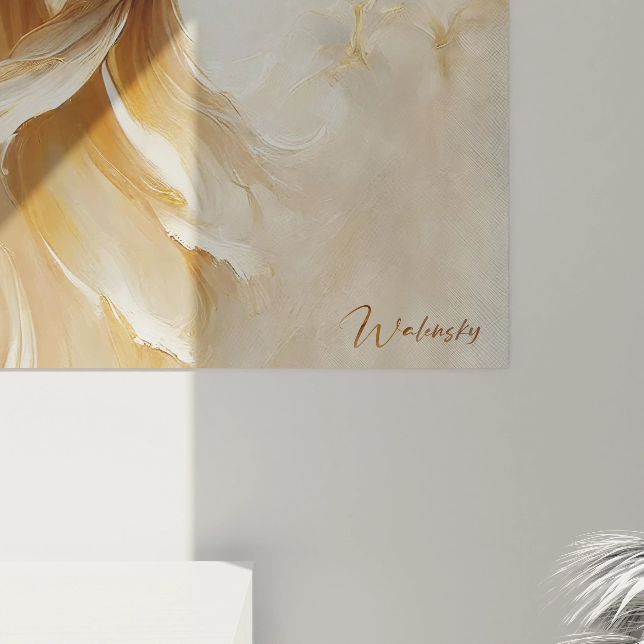 gros plan sur tableau poisson betta, mettant en valeur la texture delicate des nageoires et les nuances subtiles de beige et d or. Ce tableau poisson betta est parfait pour ajouter une touche artistique et apaisante a l interieur.