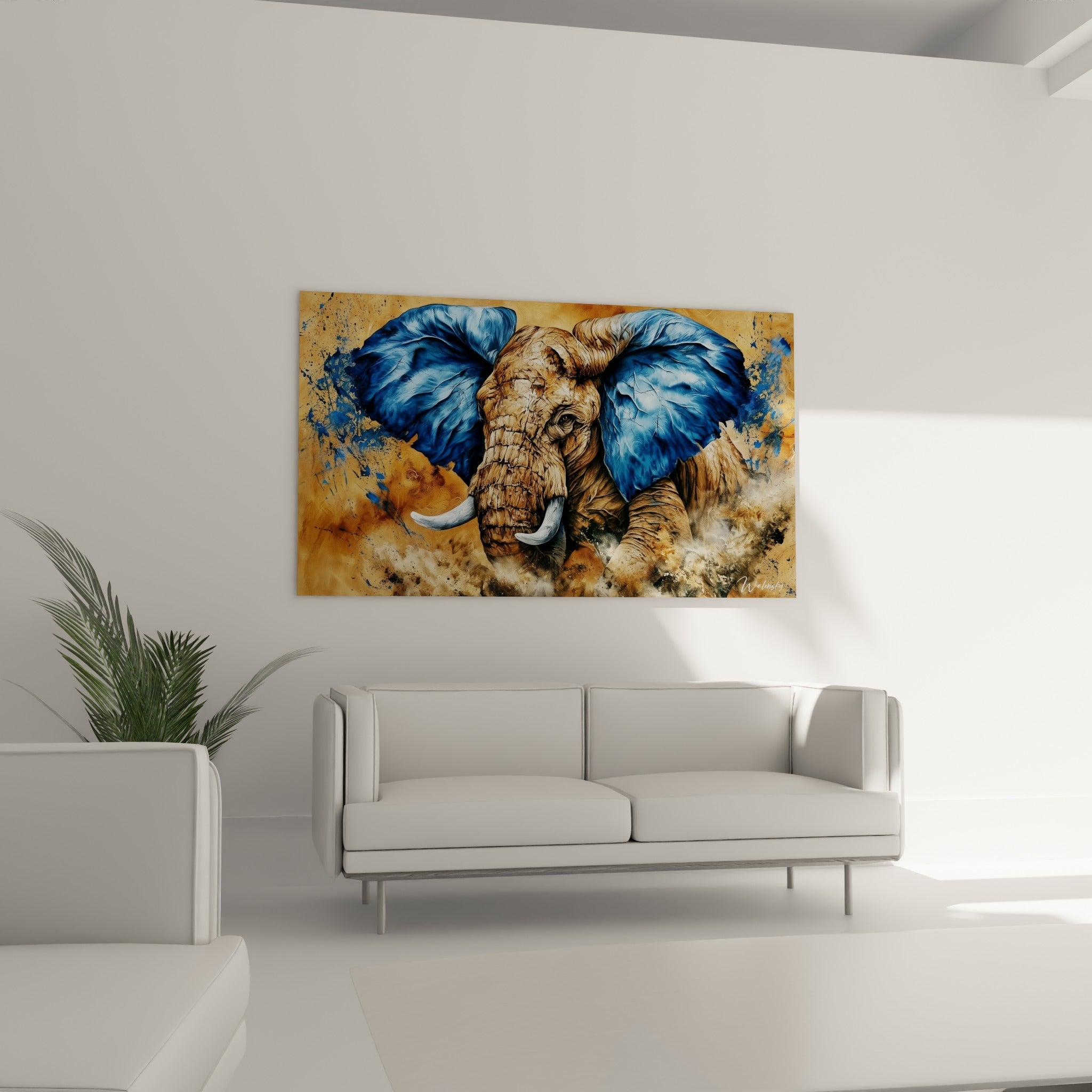 Silhouette animale aux tons dorés et bleu marine, disposée au-dessus d'un canapé dans un salon lumineux