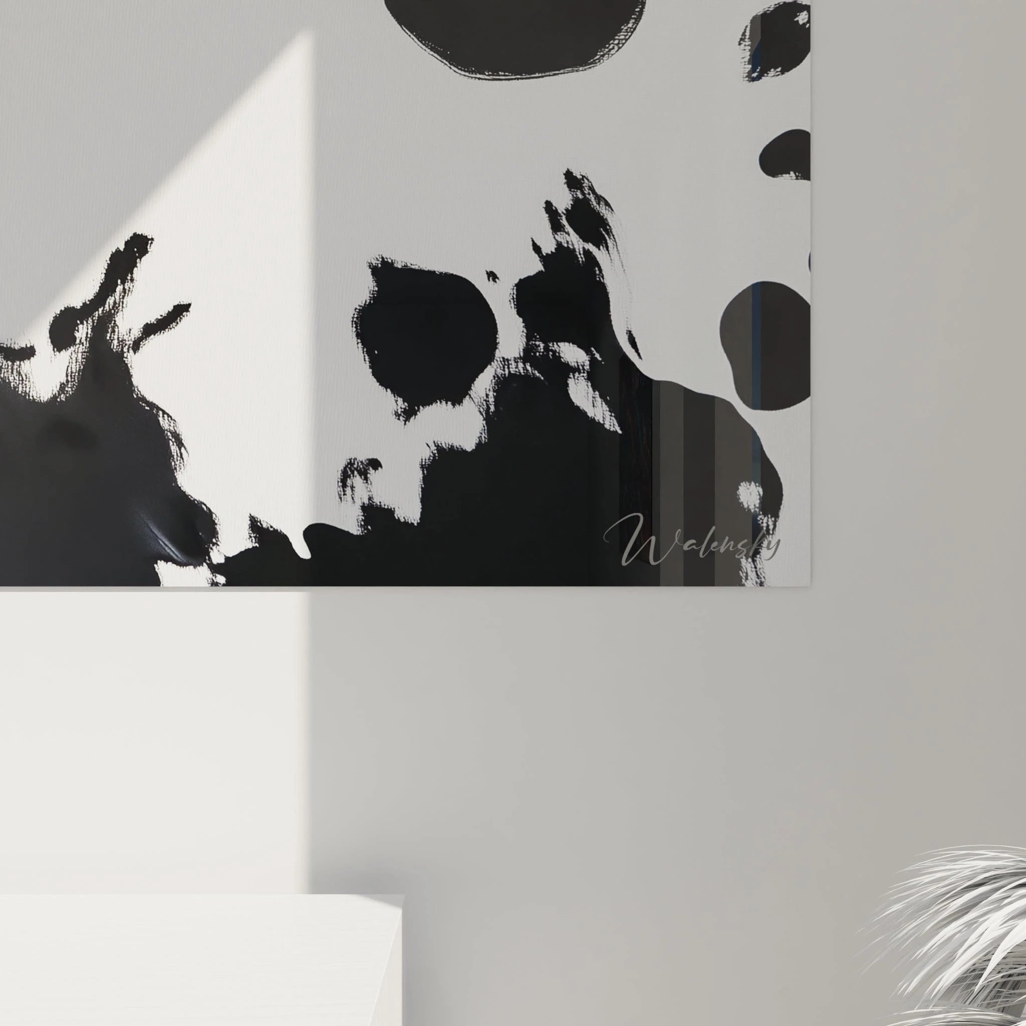 Tableau tacheté noir et blanc Walensky, décor moderne pour un salon élégant