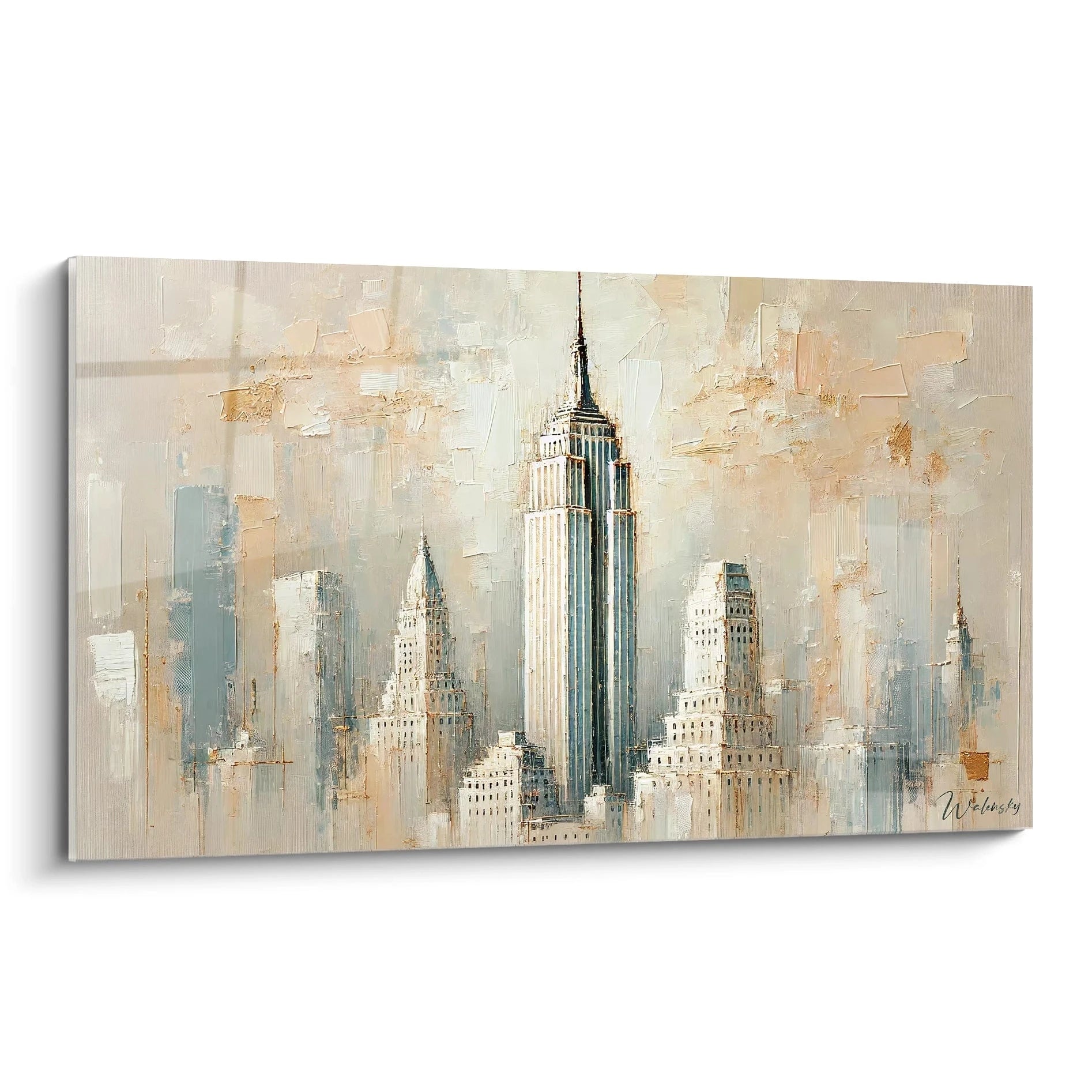 tableau Empire State Building vu de biais montre des textures subtiles et des nuances dorées, bleues et beiges. La silhouette élancée capte l’essence de New York au lever du soleil.