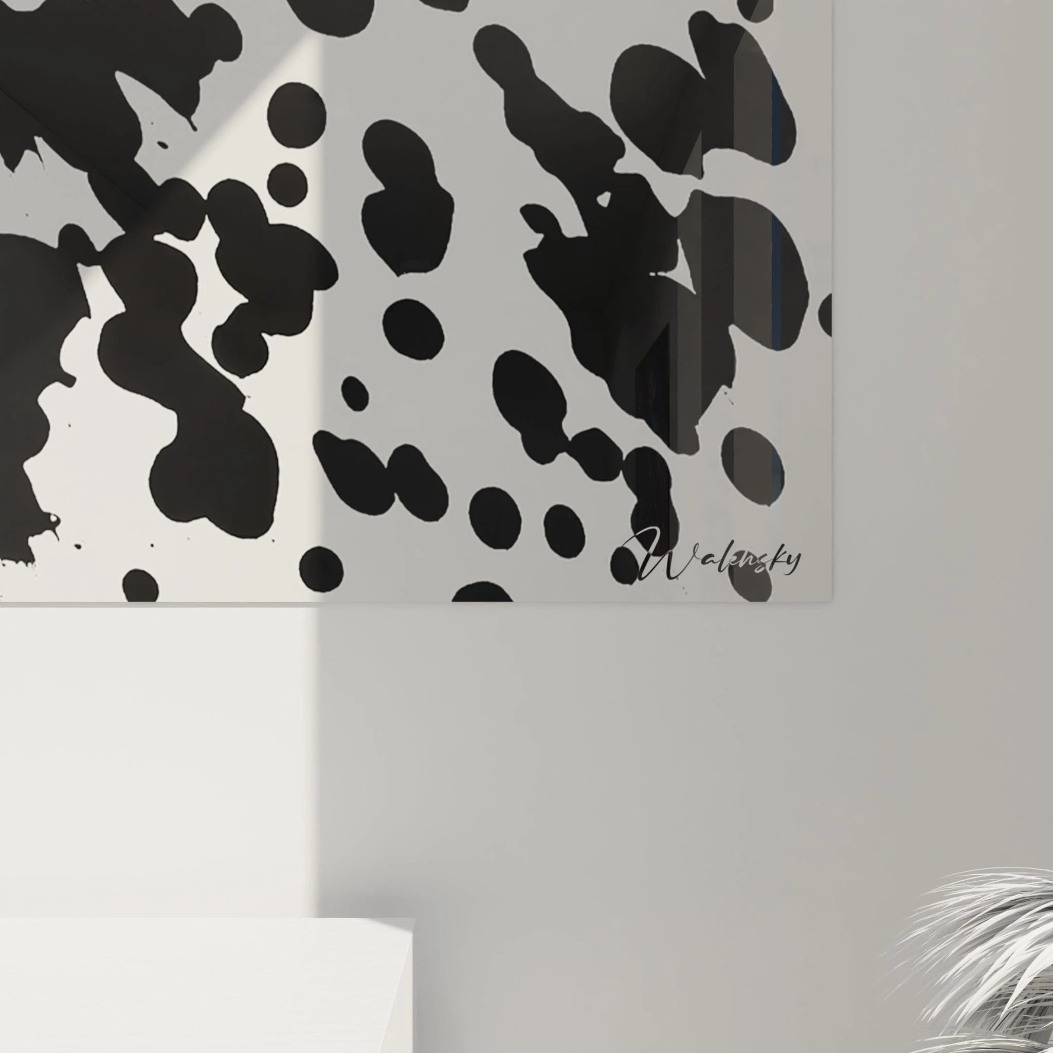 Tableau tacheté noir et blanc de Walensky, parfait pour une décoration moderne.