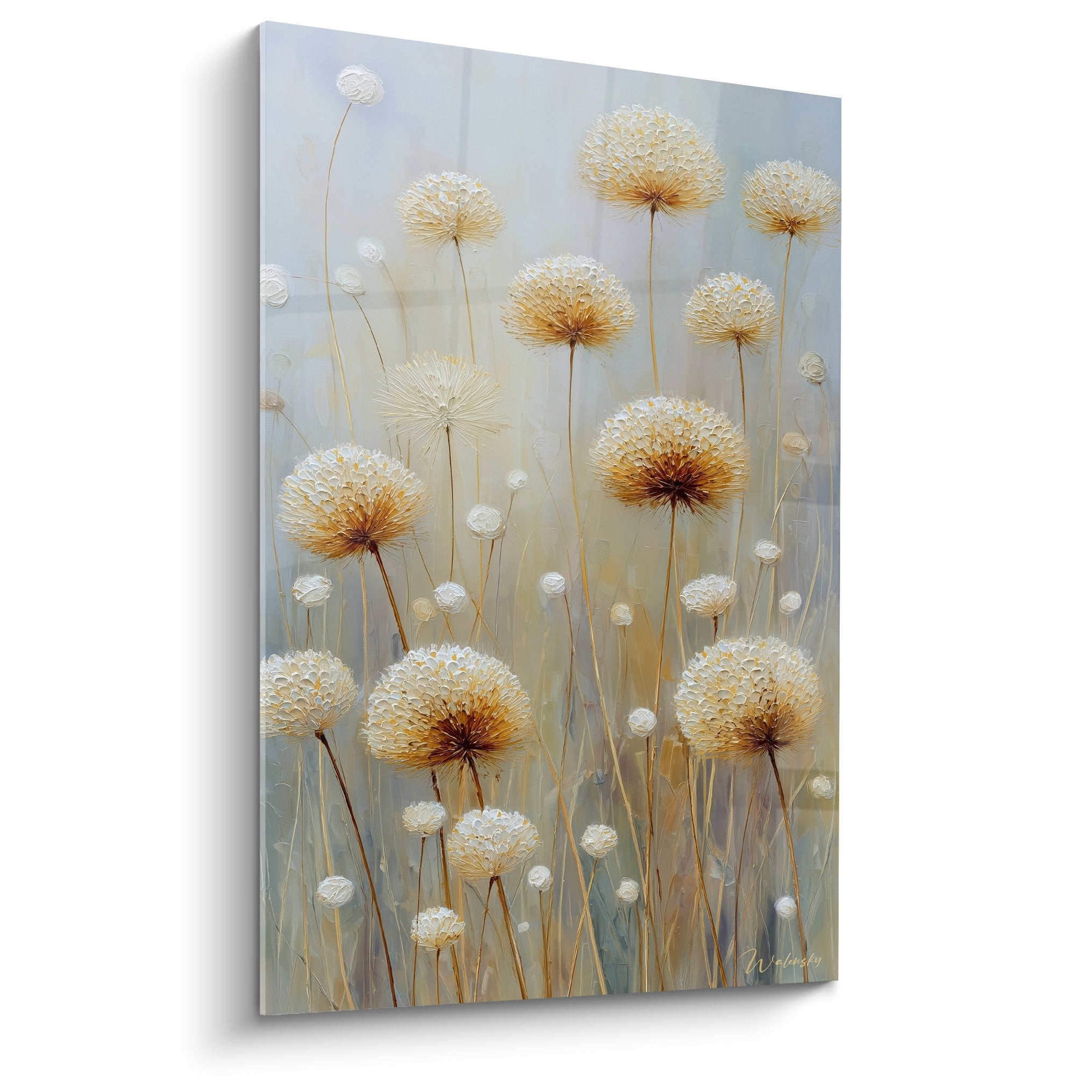 Dekoratives Wandbild mit goldenen Getreideähren und weißen Blüten auf nebligem blaugrauem Hintergrund