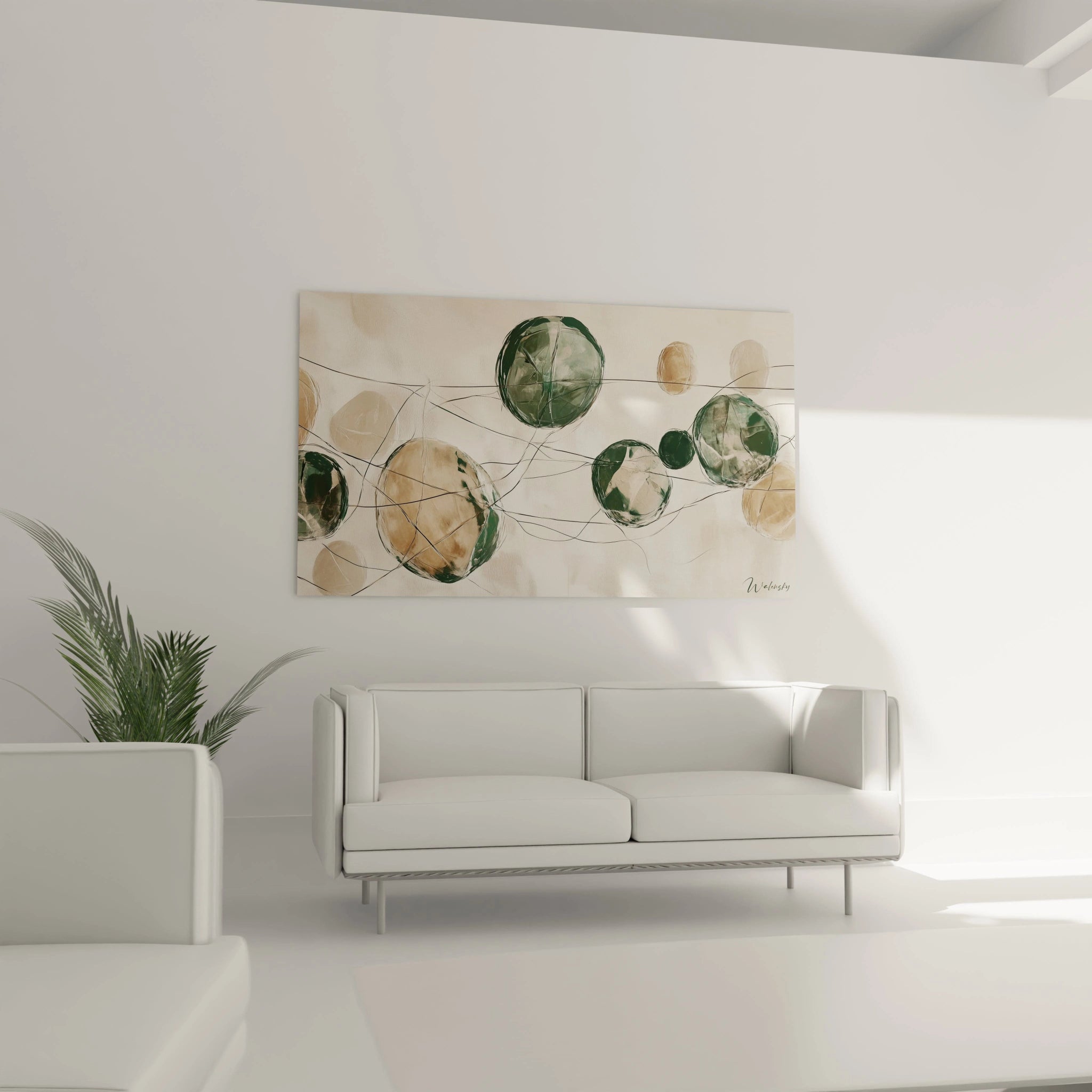 Tableau artistique abstrait suspendu au-dessus d’un canapé moderne, ajoutant une touche organique et apaisante.