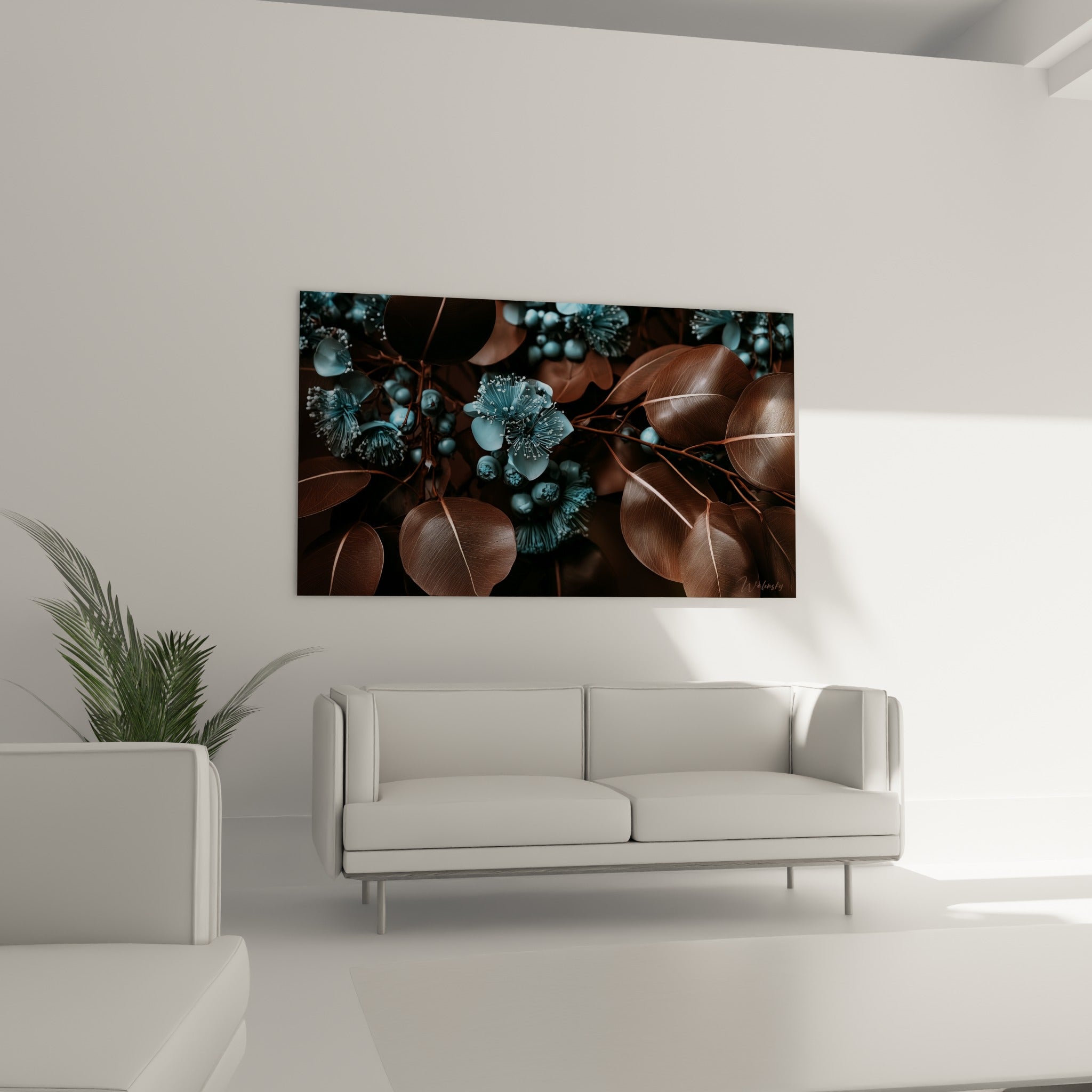 Bouquet d'eucalyptus anthracite et bleu poudré au-dessus d'un canapé dans un salon lumineux