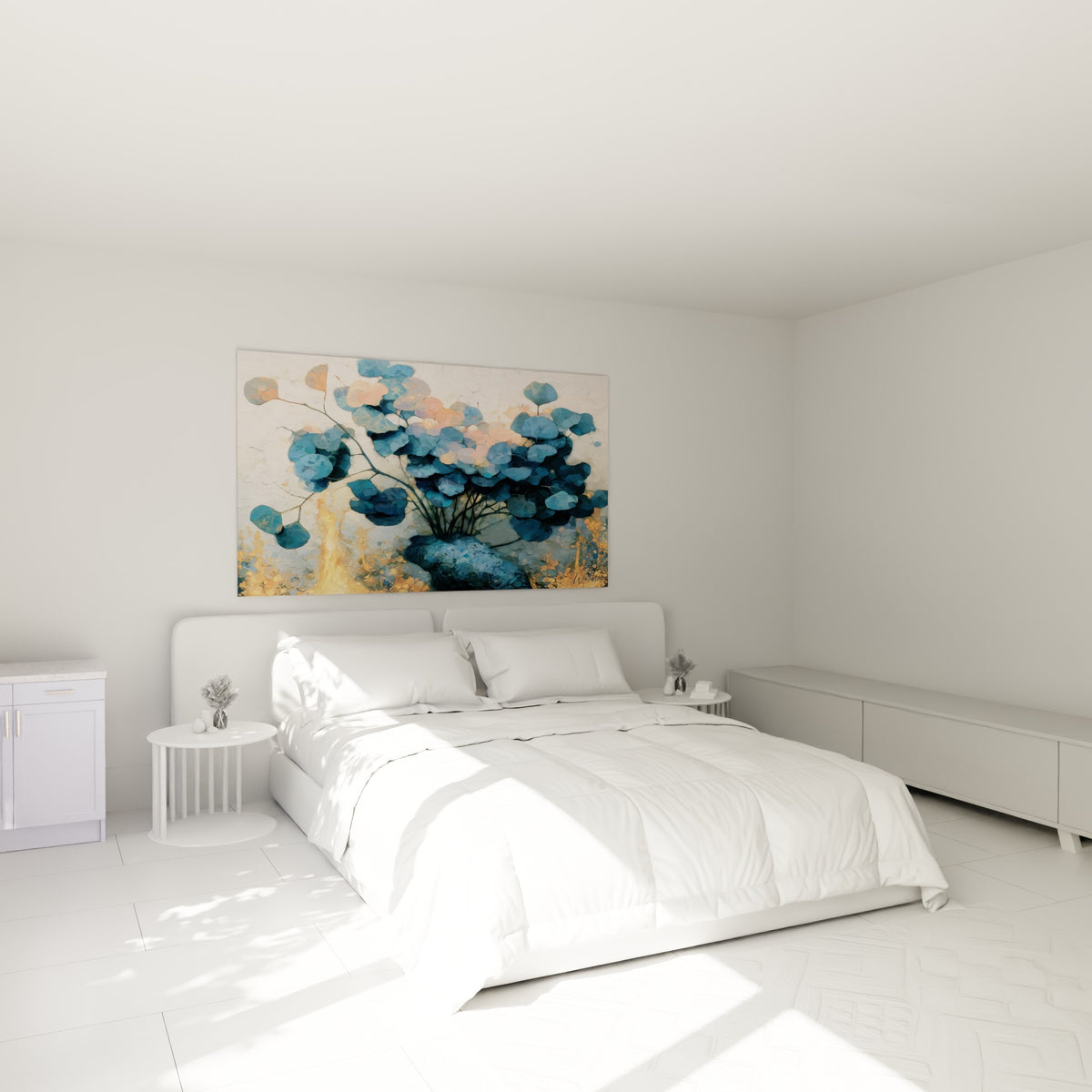 Feuillage d'eucalyptus bleu et doré accroché au-dessus d'un lit dans une chambre claire