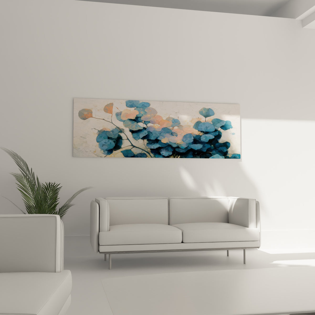 Grappe végétale bleu marine et corail du tableau Eucalyptus au-dessus d'un canapé dans un salon lumineux