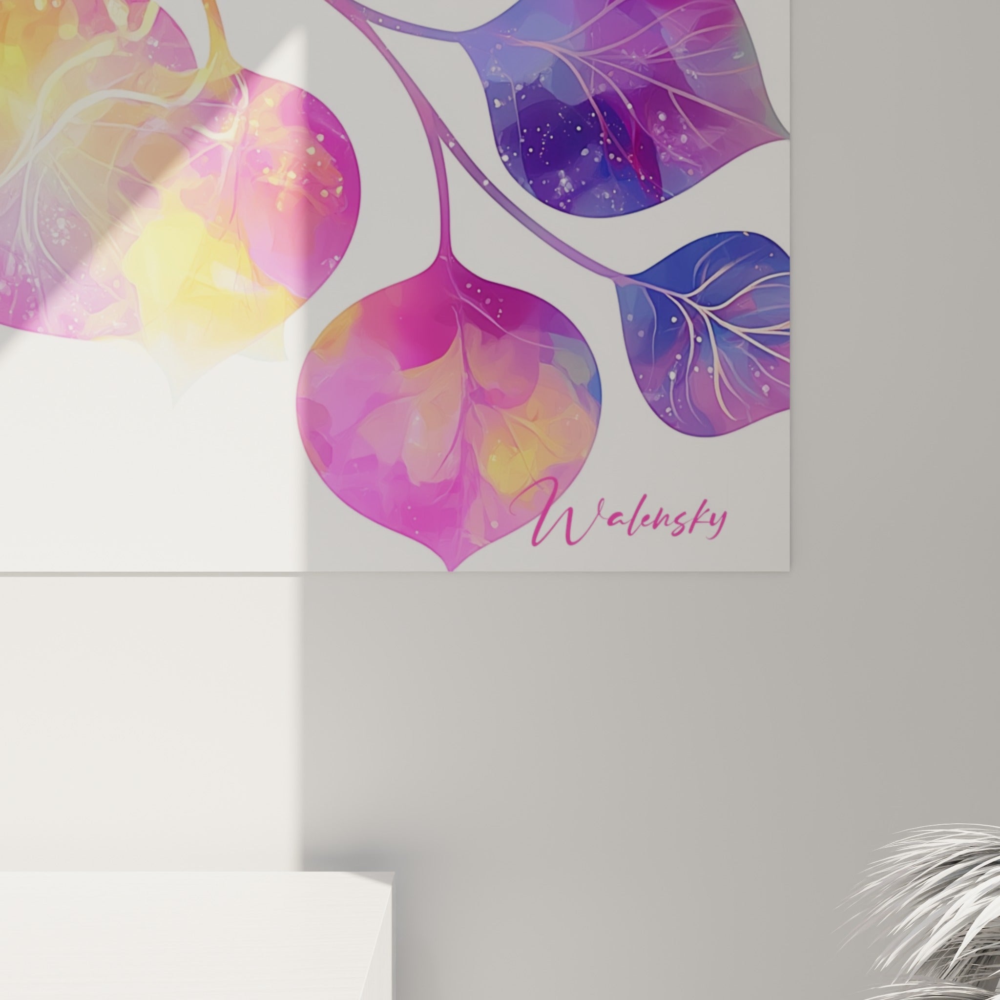 Détail des feuilles d'eucalyptus révélant nervures fines, points lumineux dorés et dégradés violet-rose