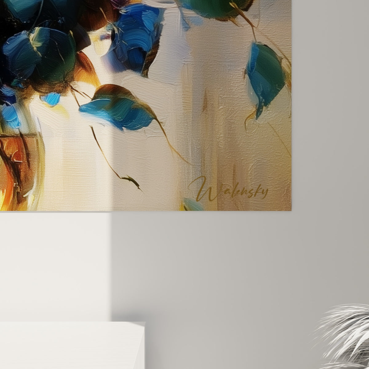 Empâtements Eucalyptus en bleu marine et bordeaux, matière épaisse du bouquet peint au couteau, reflets dorés