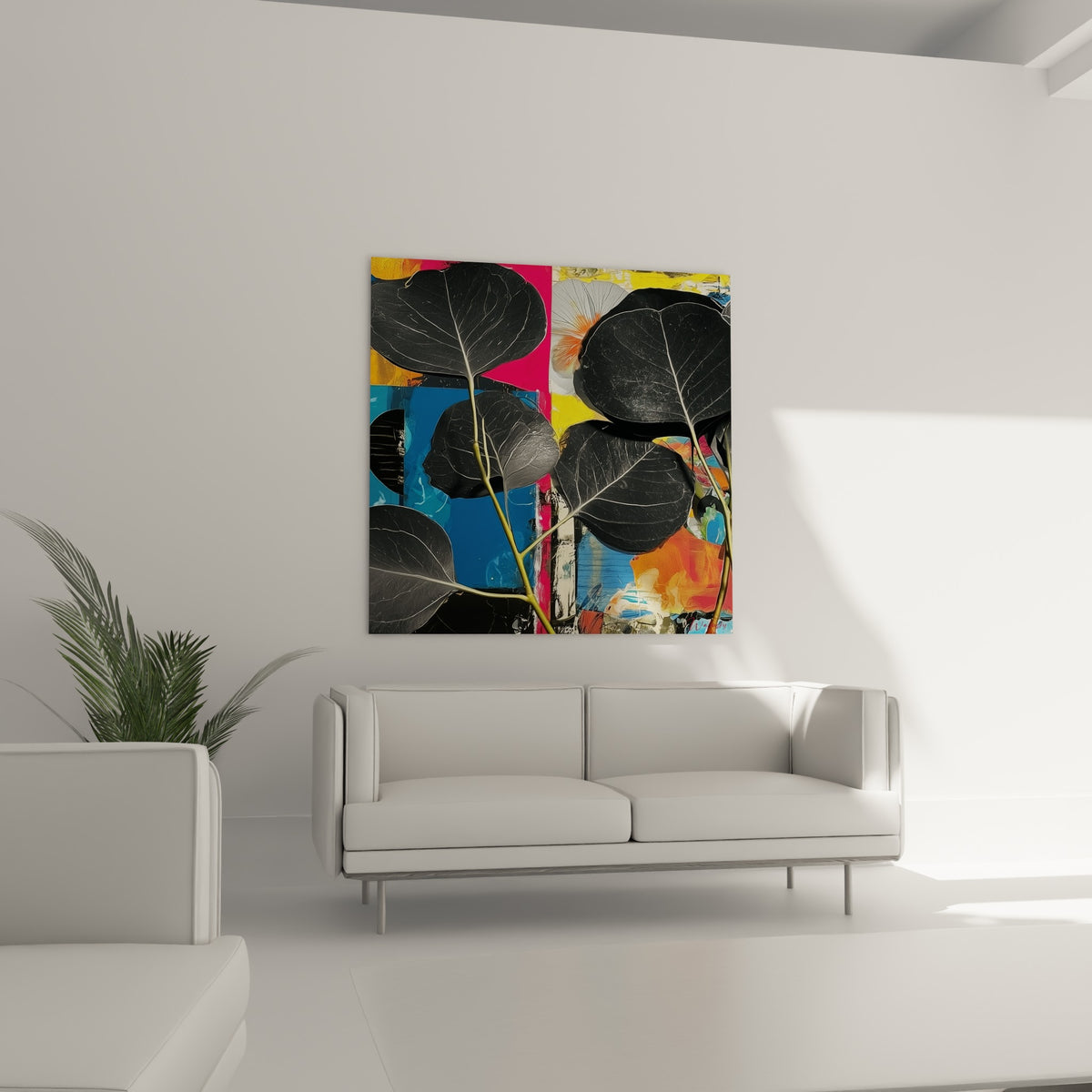 Feuillage sombre d'Eucalyptus sur fond jaune et orange, disposé au-dessus d'un canapé dans un salon lumineux