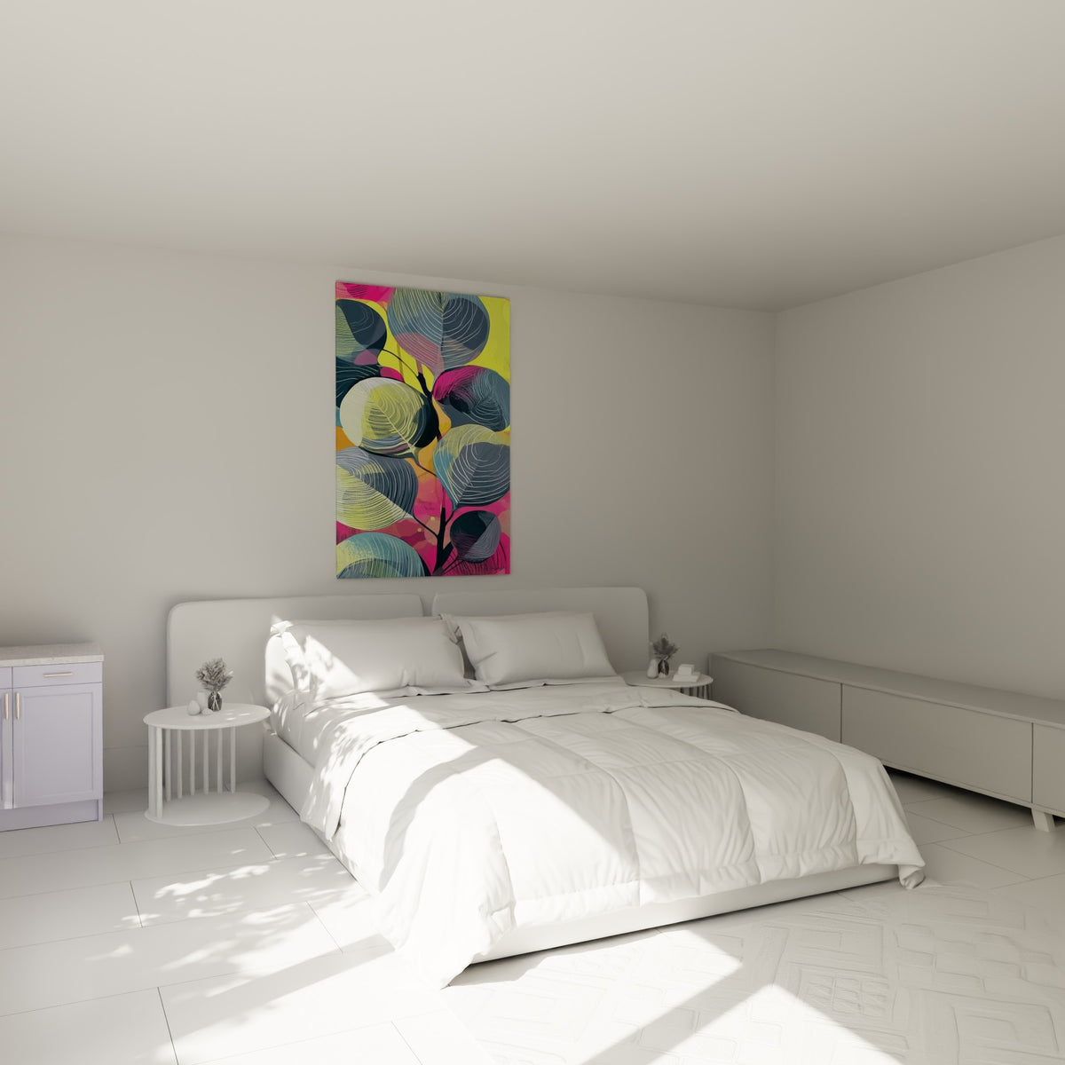 Feuillage d'eucalyptus bleu marine et jaune vif accroché au-dessus d'un lit dans une chambre claire