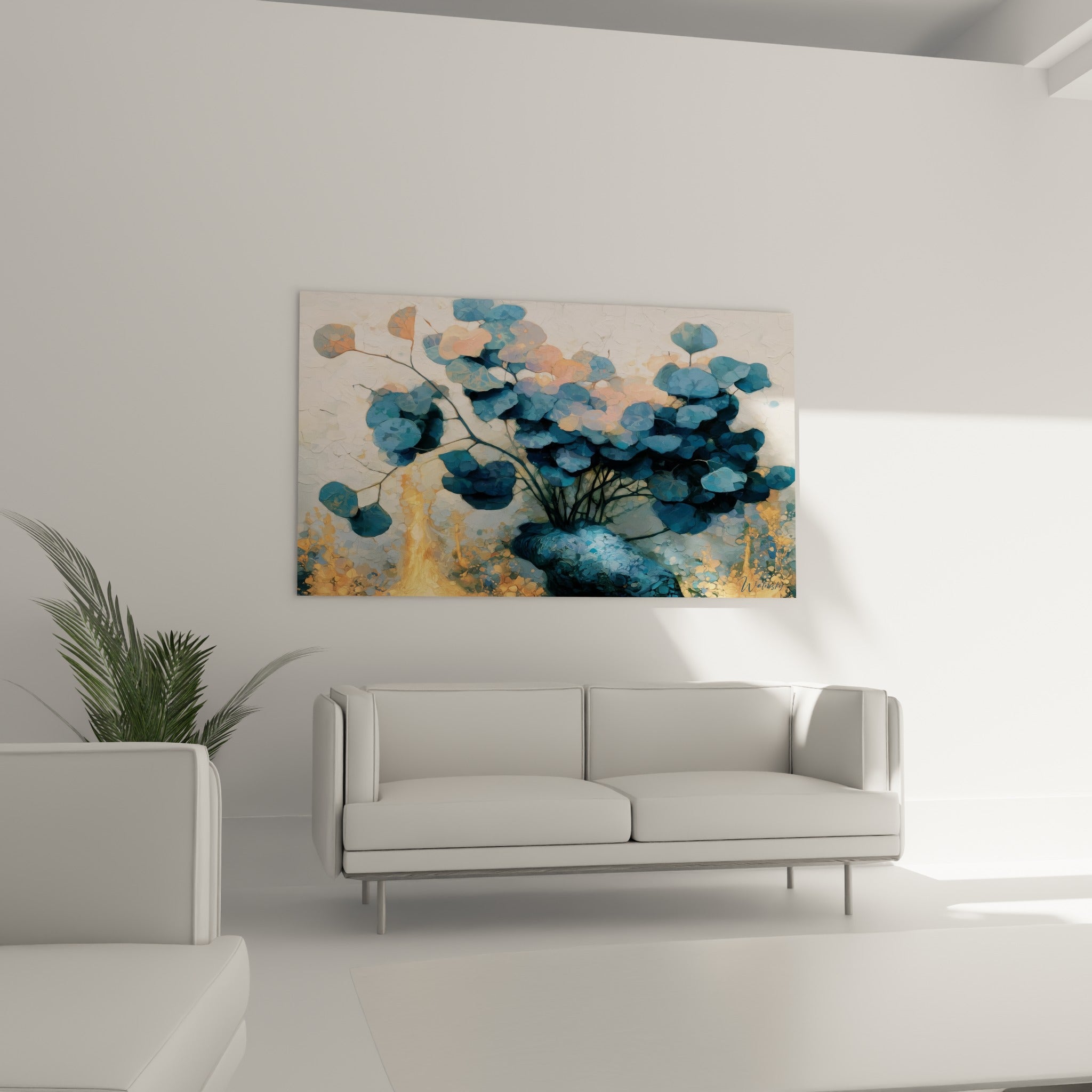 Composition végétale d'eucalyptus bleu pétrole et touches ambrées au-dessus d'un canapé dans un salon lumineux