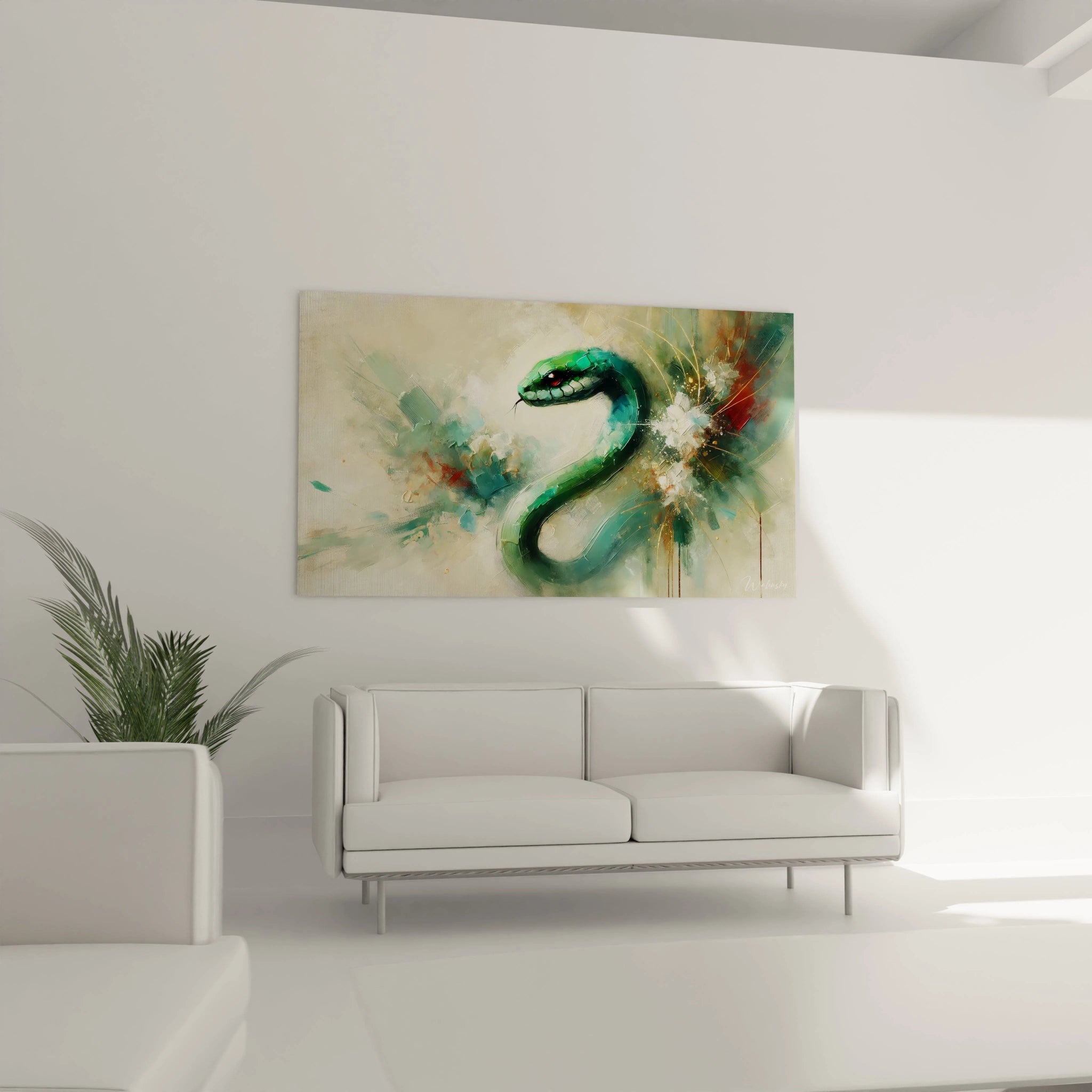tableau serpent accroché au-dessus d'un canapé dans un salon . Son élégance naturelle et ses éclats dorés apportent une touche luxueuse et moderne qui attire le regard .