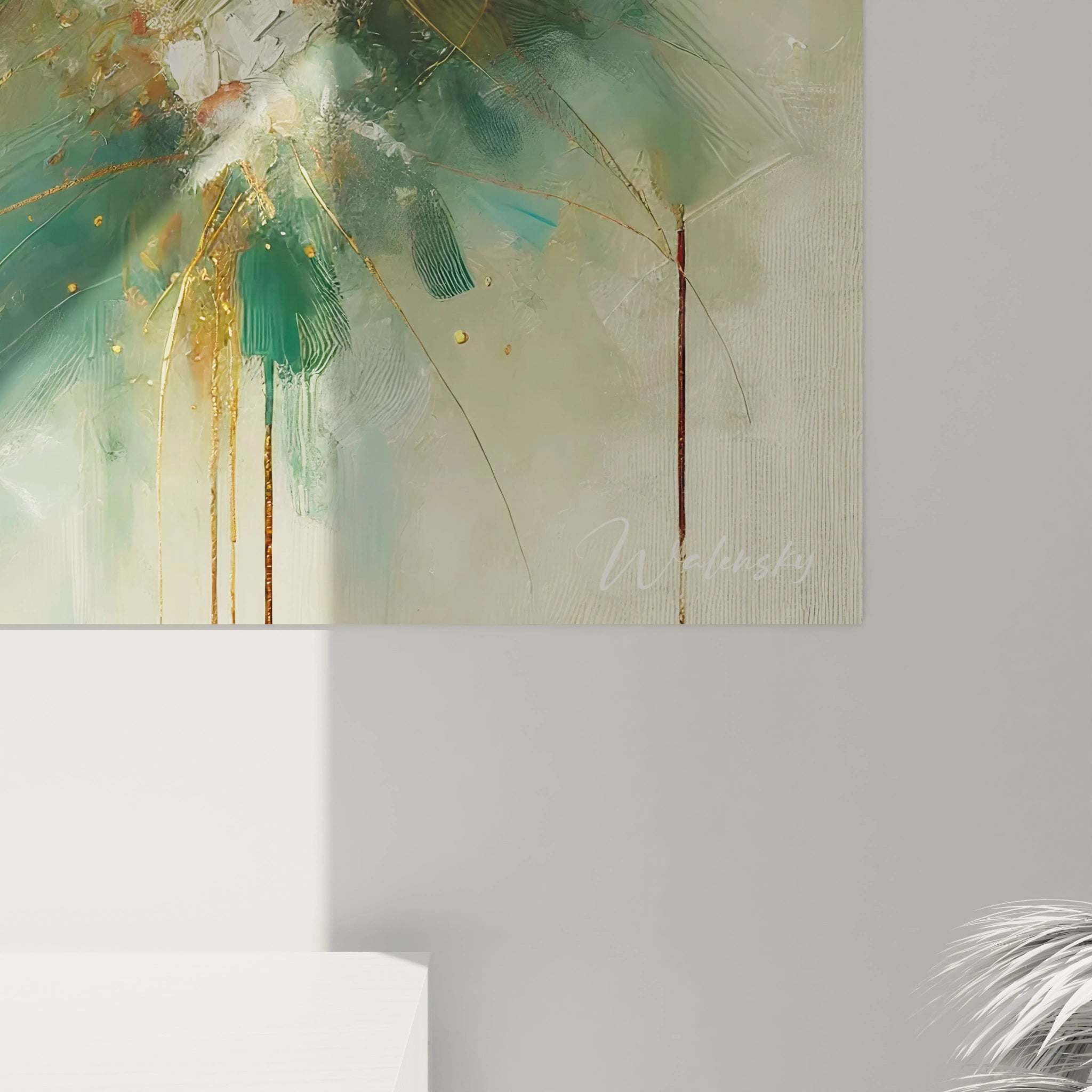 Vue de près du tableau serpent , les écailles finement détaillées et l'arrière-plan abstrait aux teintes vertes et dorées révèlent toute la complexité et la profondeur de cette œuvre