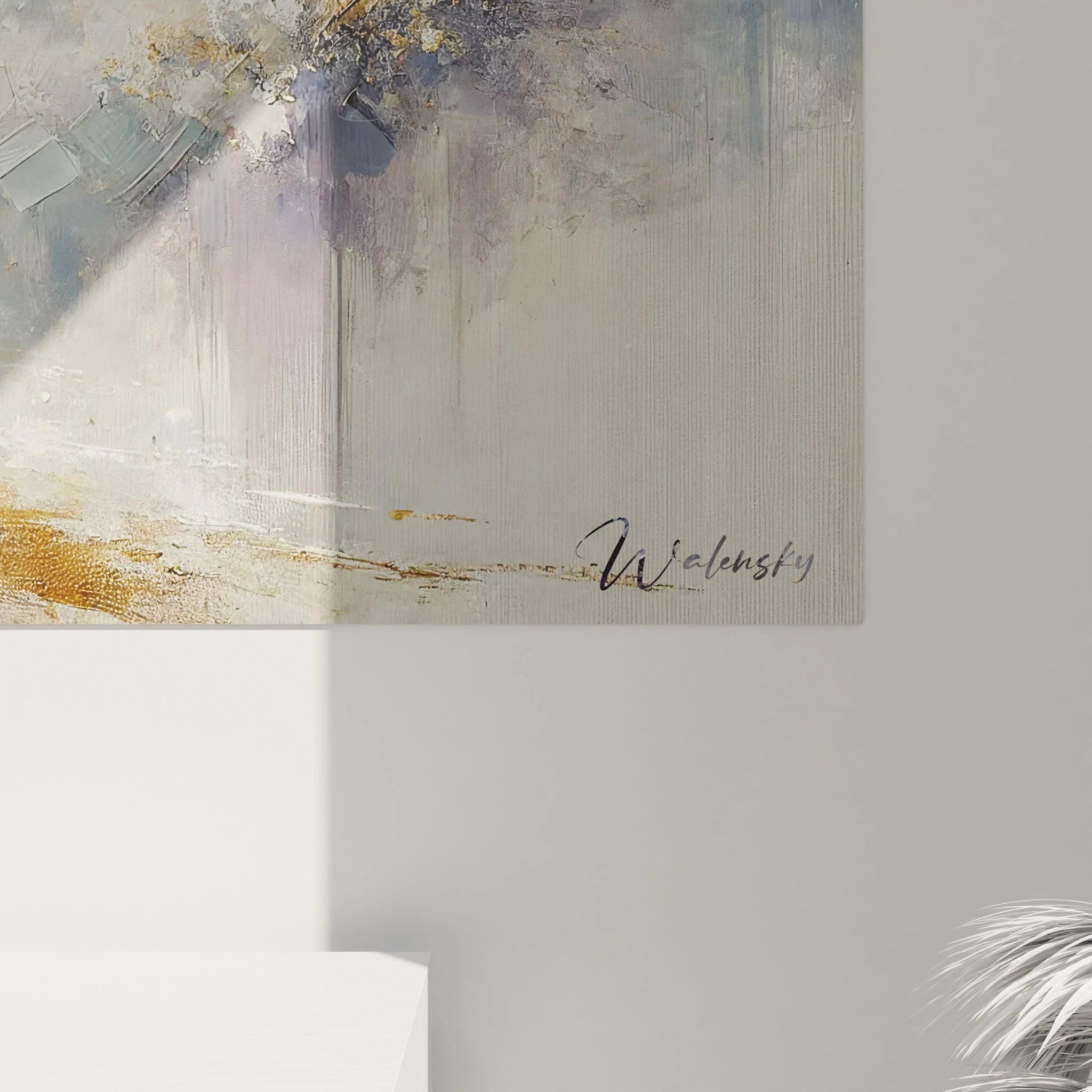 Vue de pres du tableau Mont Fuji pour observer la finesse des details entre ciel et terre Des nuances dorees et bleues creent un paysage japonais empreint de serenite