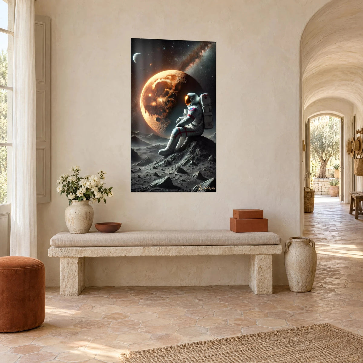 Tableau cosmonaute pensif contemplant un astre cuivré cratérisé, sol lunaire gris et Voie lactée rosée, vue de trois-quarts dans un couloir voûté