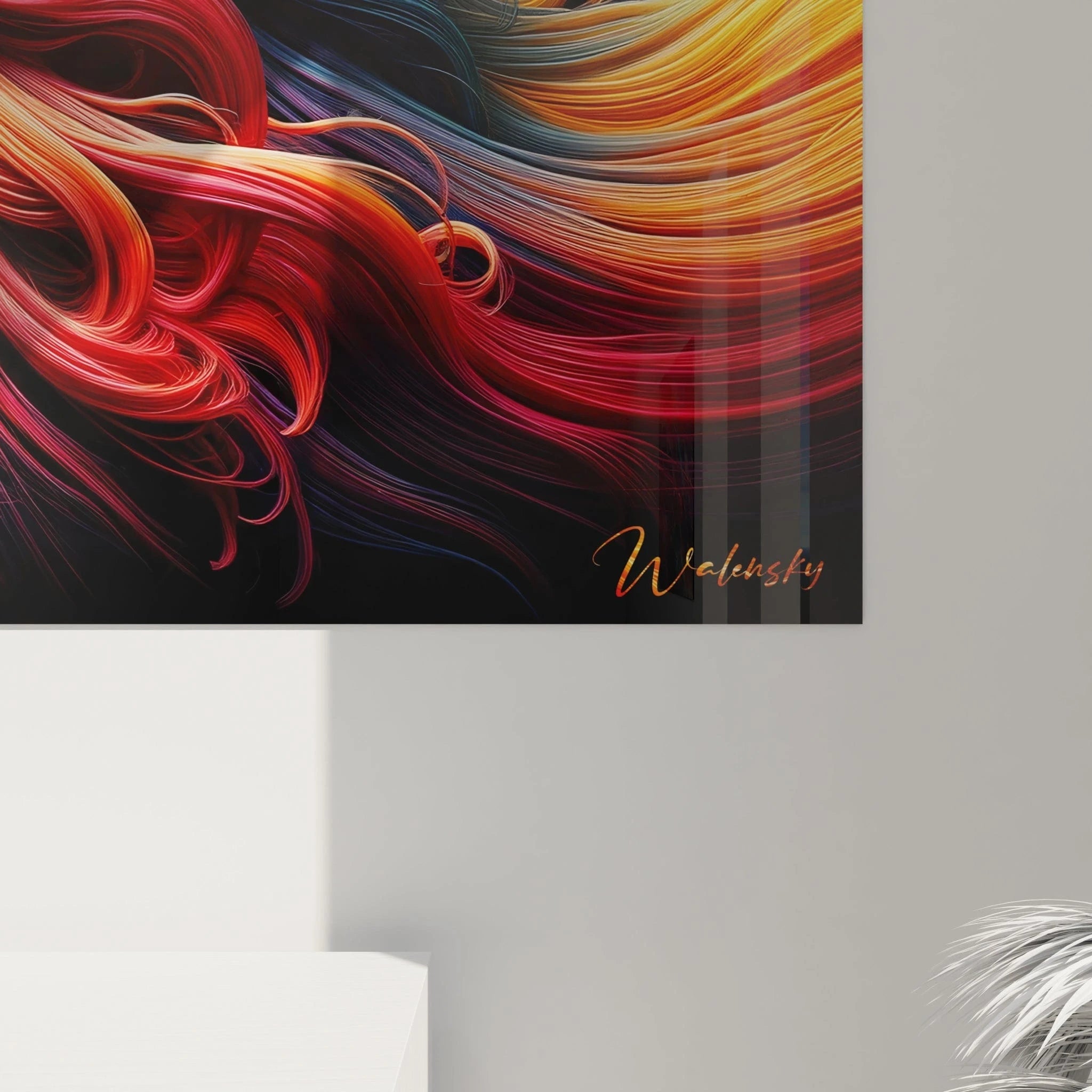 Un tableau d'animal représentant un cheval vu de côté avec une imposante crinière aux couleurs vives d'orange, rouge et bleu sur fond noir. La texture détaillée des crins individuels crée un effet de mouvement, tandis que le corps de l'animal est coloré de dégradés bleus, roses et orangés qui suivent ses formes anatomiques.