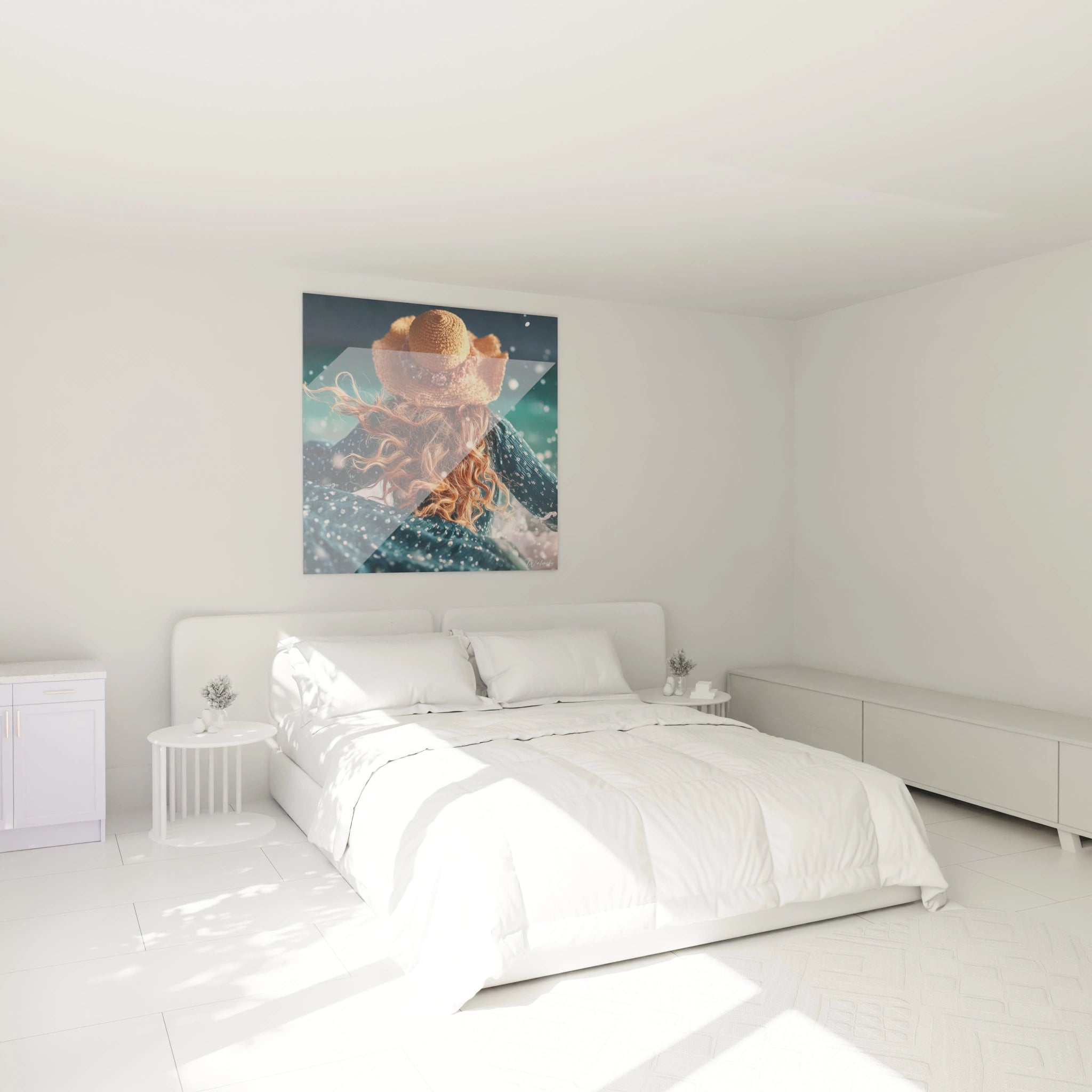 Tableau mural Walensky avec tableau femme au chapeau de paille accroche au dessus d un lit dans une chambre blanche minimaliste