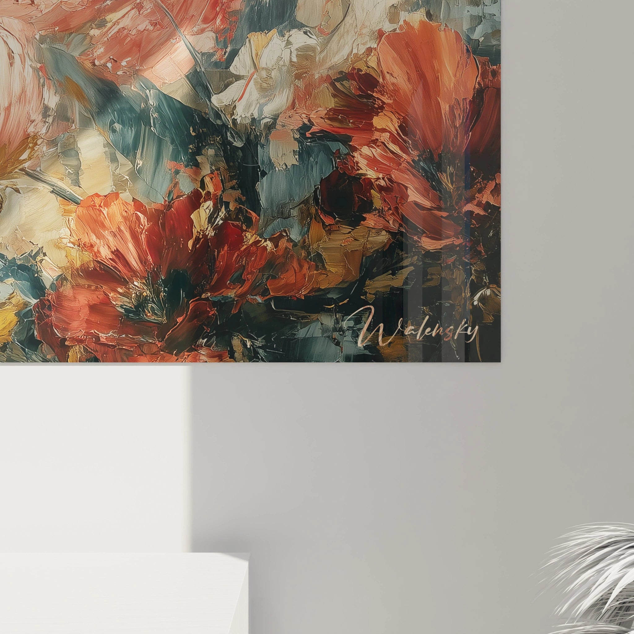 tableau femme gothique mural signé Walensky peinture florale abstraite rouge et orange sur mur blanc