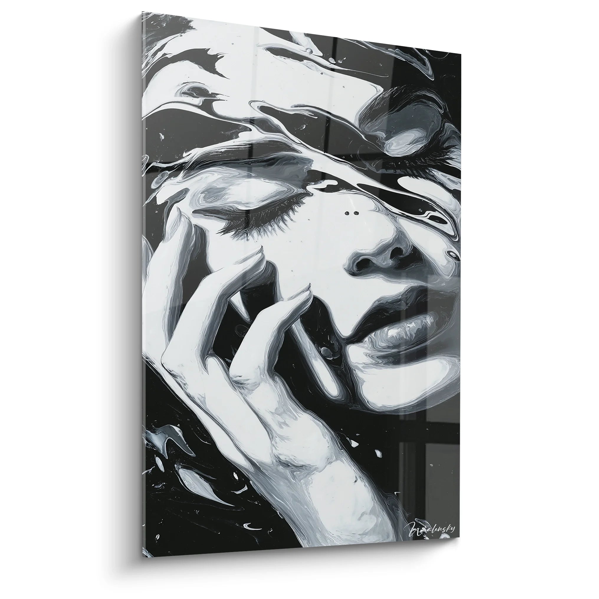 Tableau femme émotionnelle noir et blanc montrant un portrait expressif aux yeux fermés